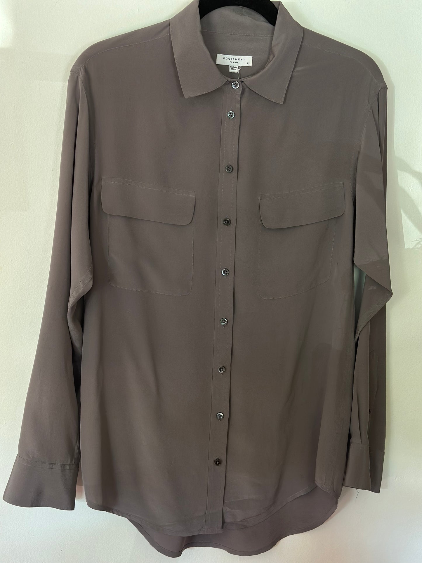 Equipment Femme | Slim Signature Silk Shirt