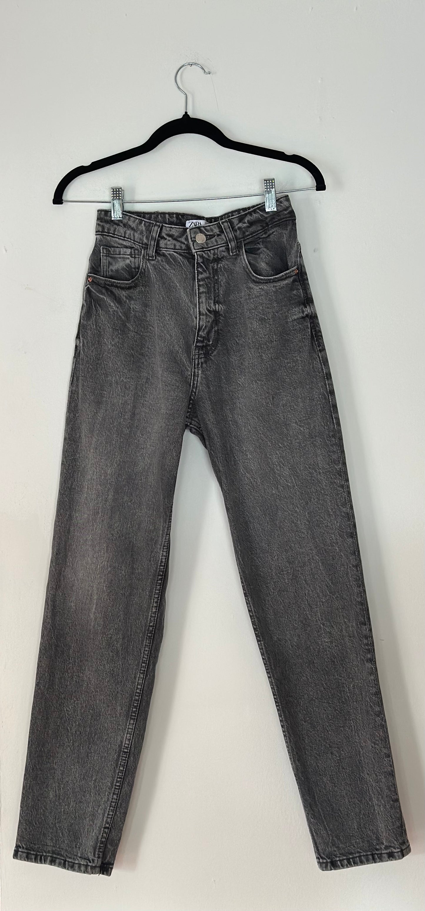 Zara | Grey Straight Leg Jean