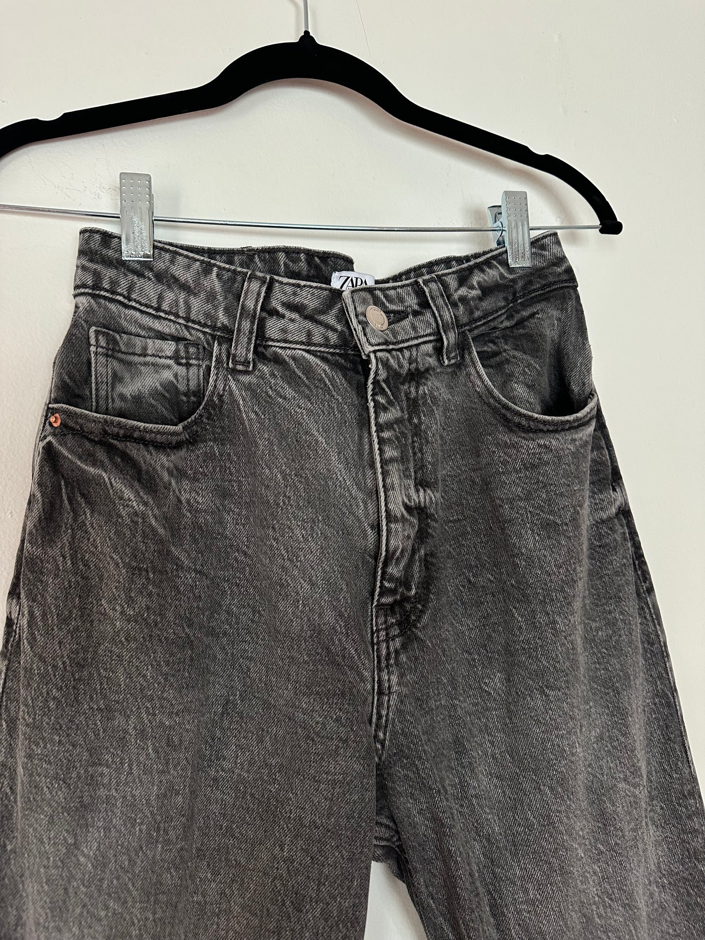 Zara | Grey Straight Leg Jean