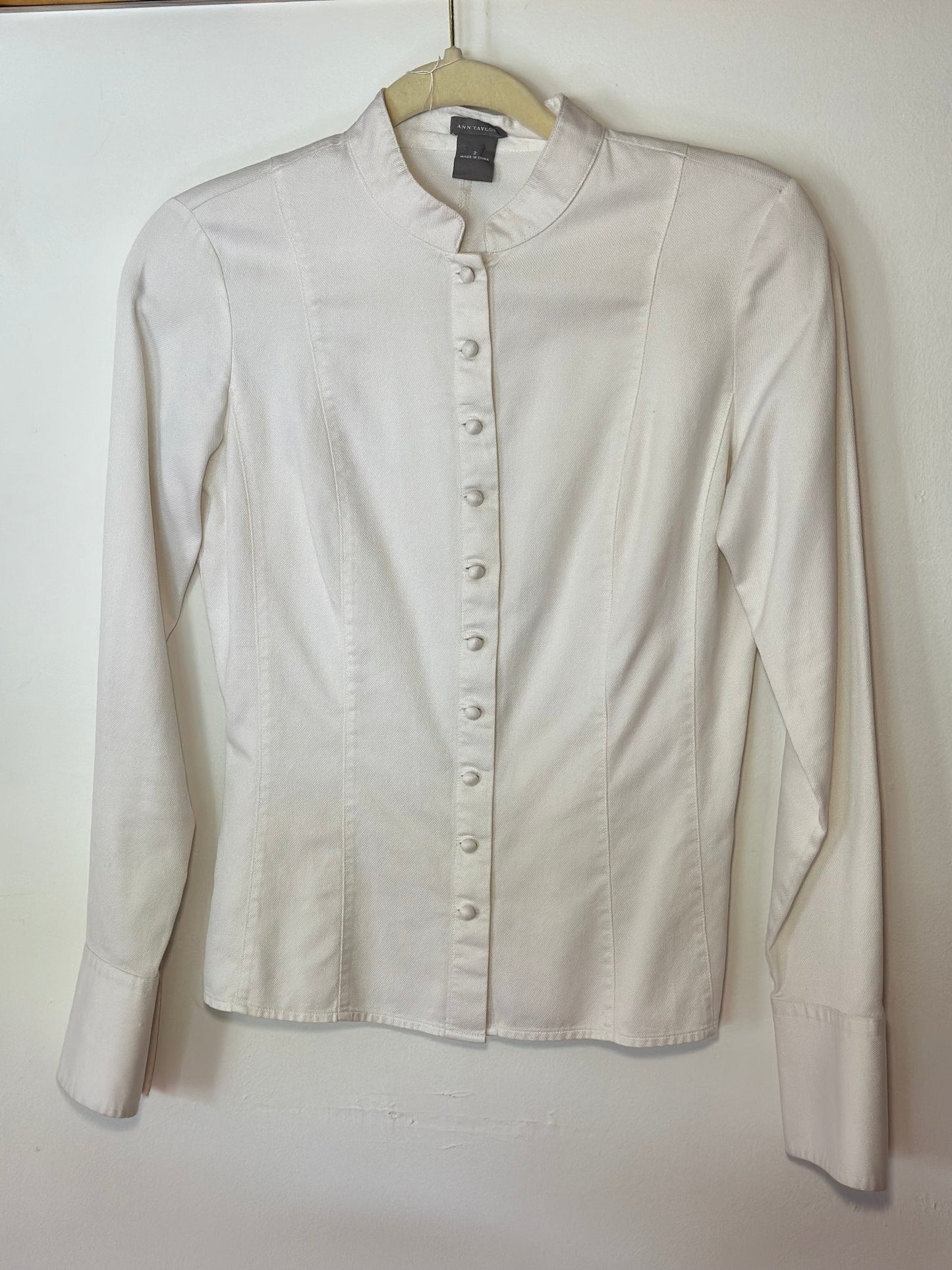 Ann Taylor | Structured Full Shank Fabric Button Down