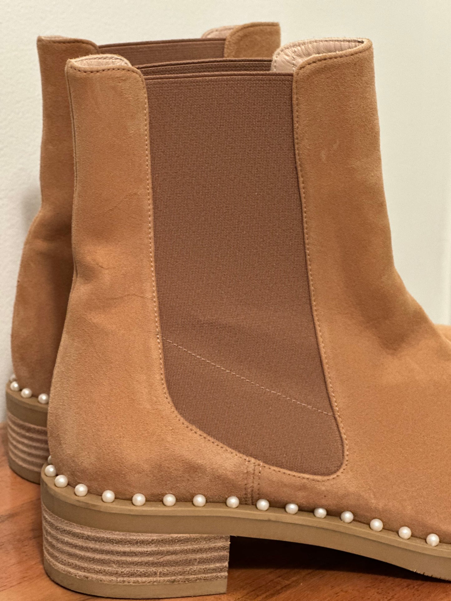 Stuart Weitzman | Suede Cline Booties