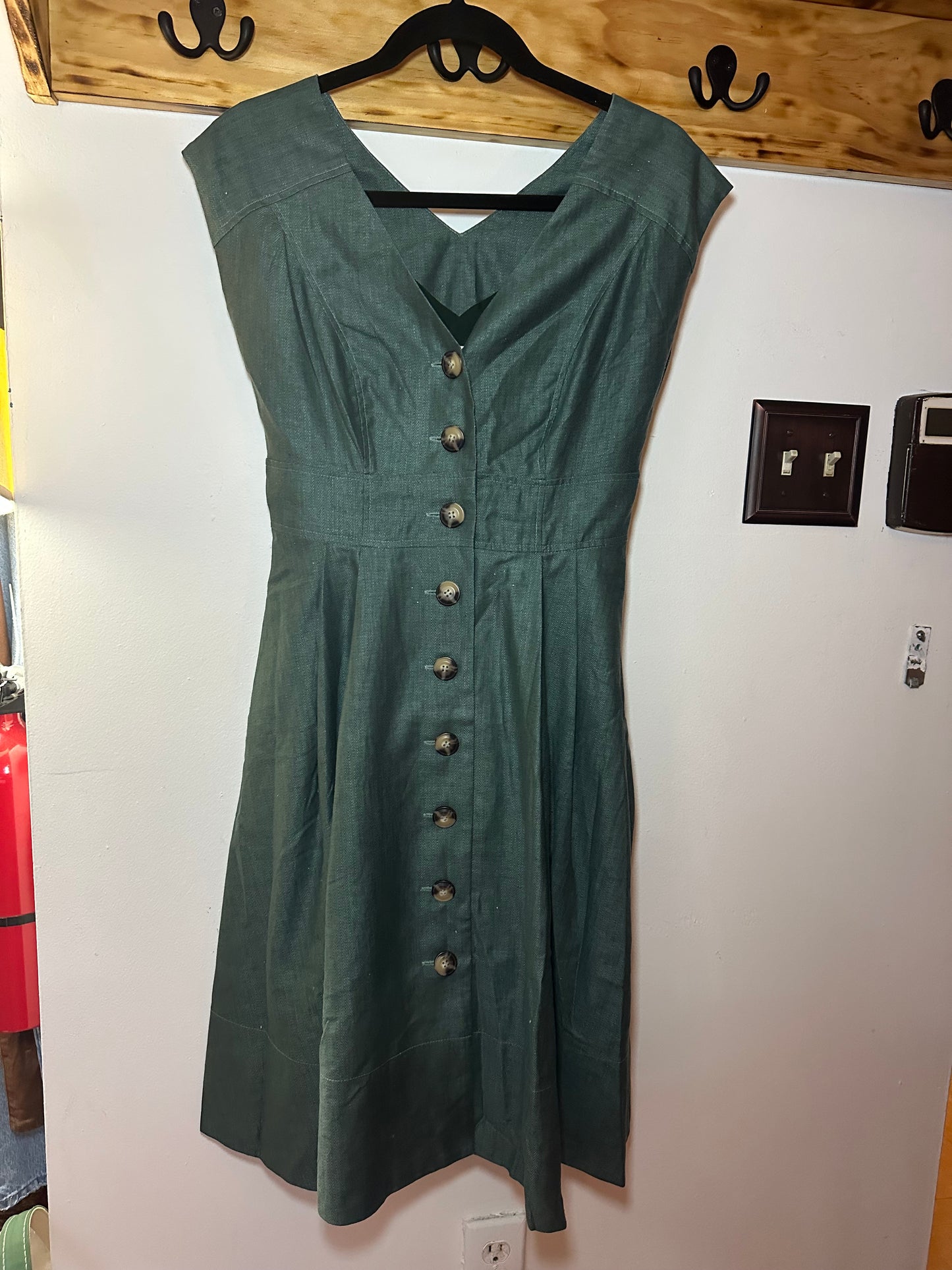 Green Gal Meets Glam Dark Green Sleeveless Button Dress, 0
