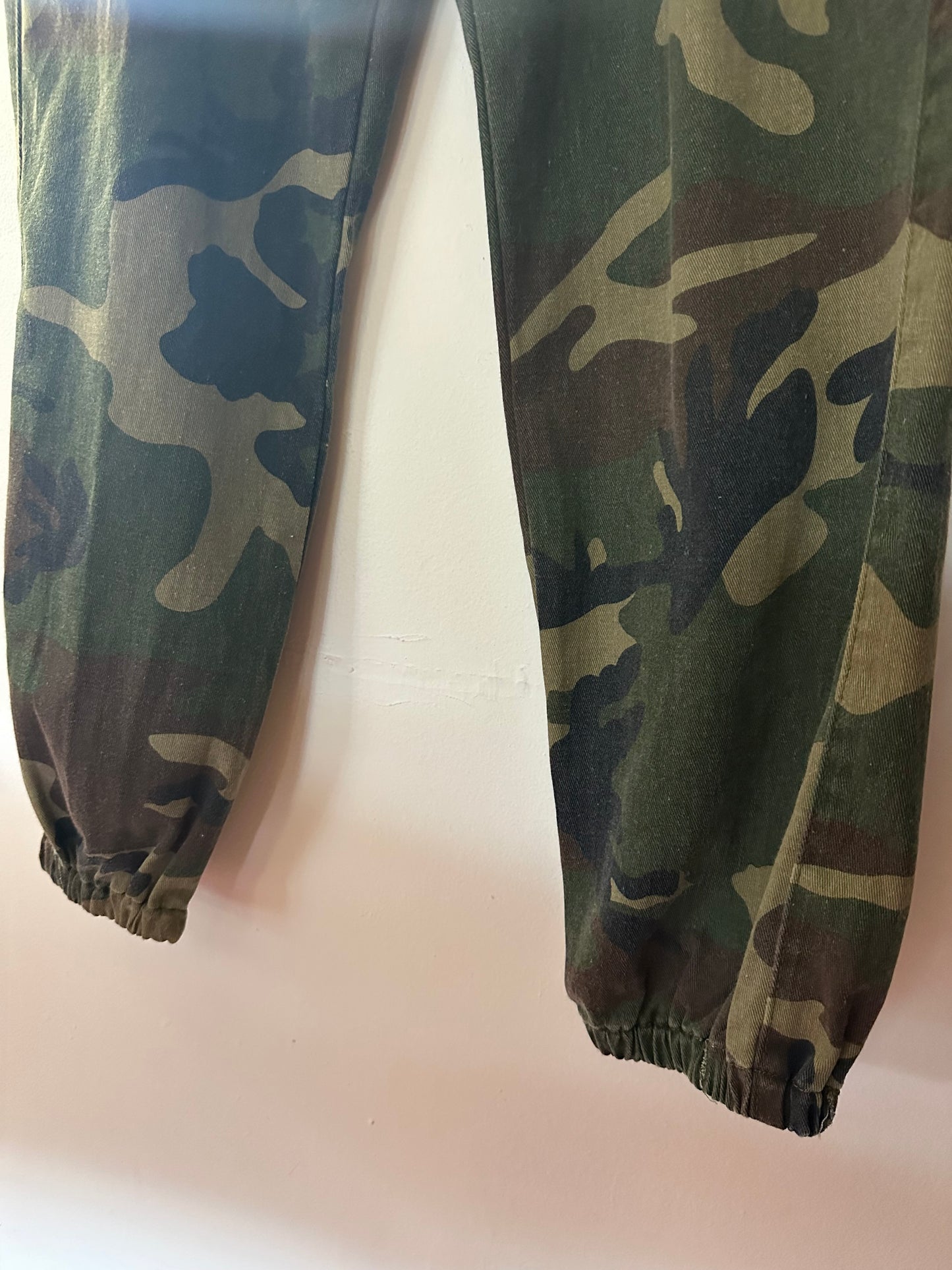 Superdown | Camo Pants