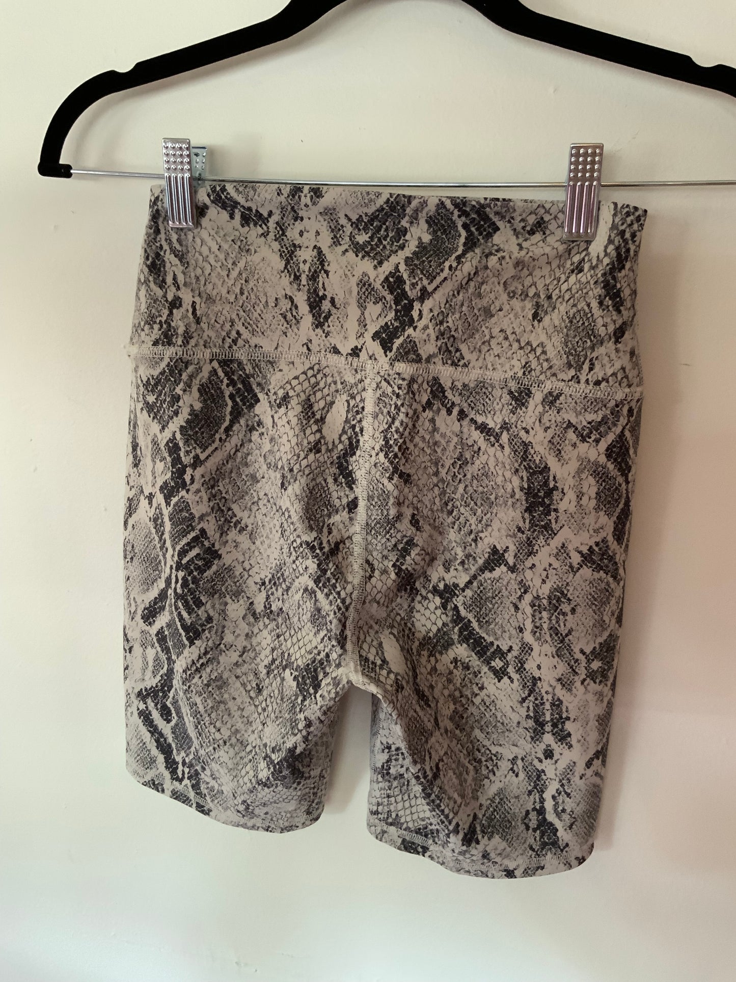 ALO | Snakeskin Biker Shorts