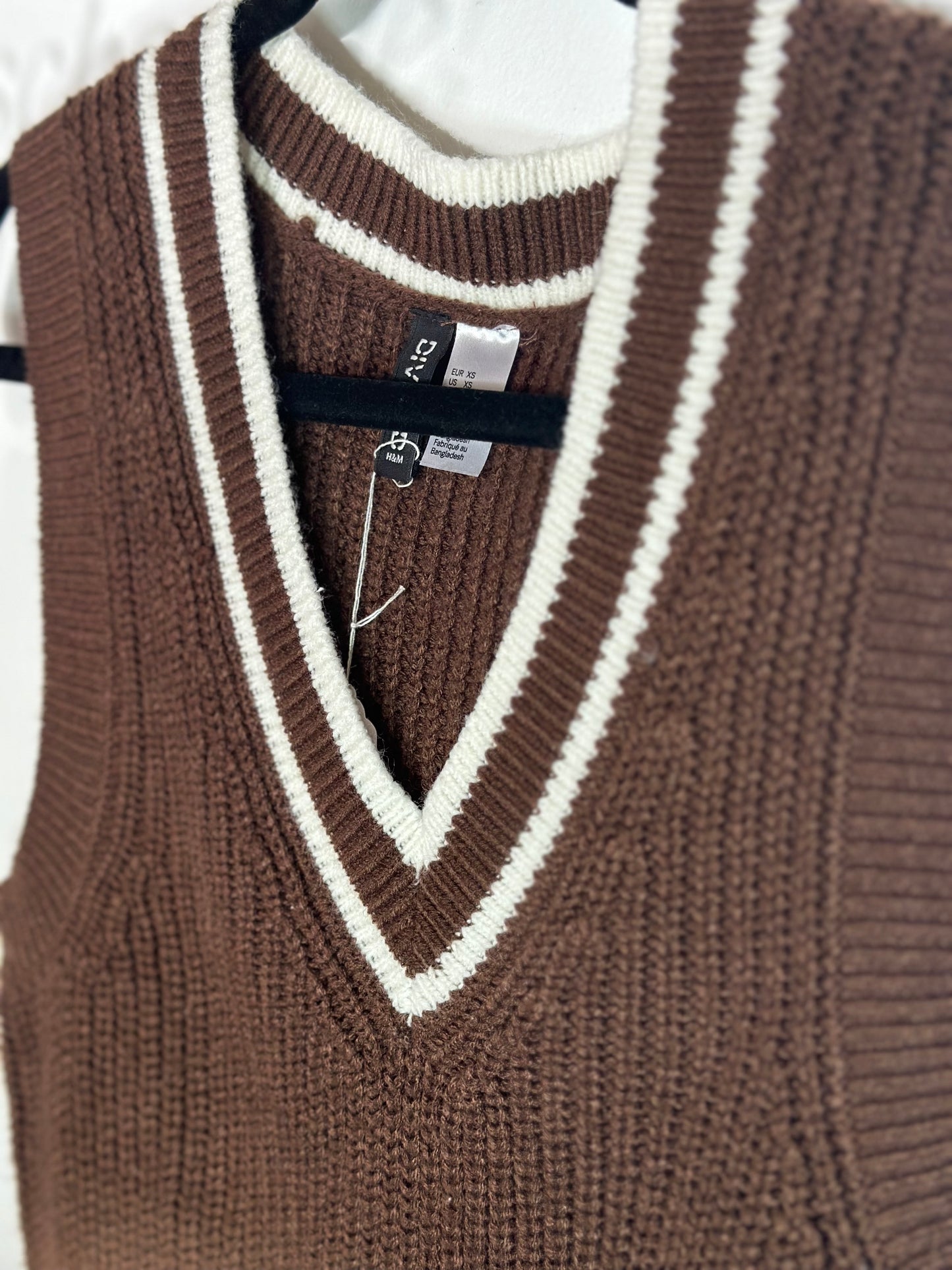 H&M | Brown & White Sleeveless Sweater