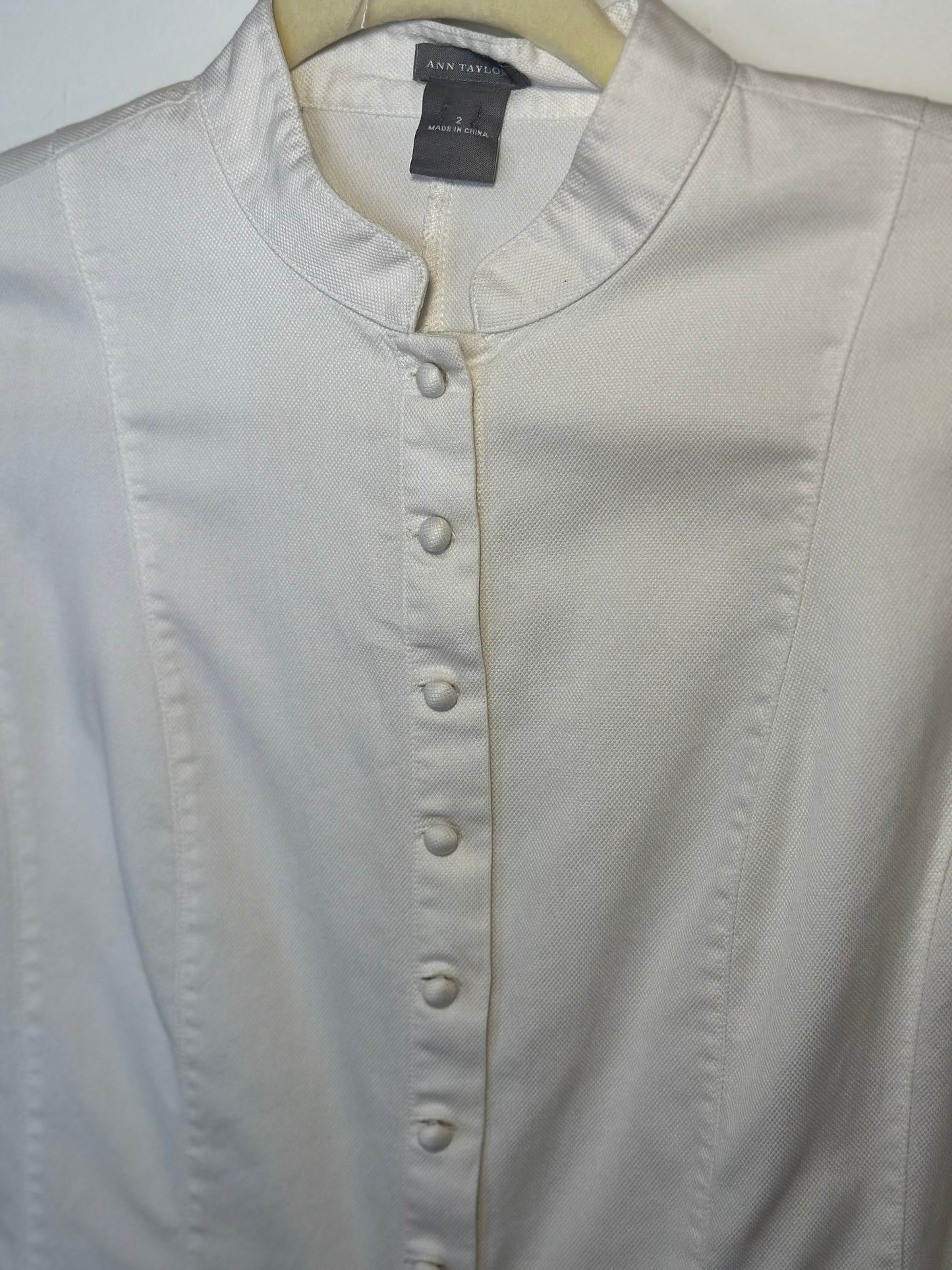 Ann Taylor | Structured Full Shank Fabric Button Down