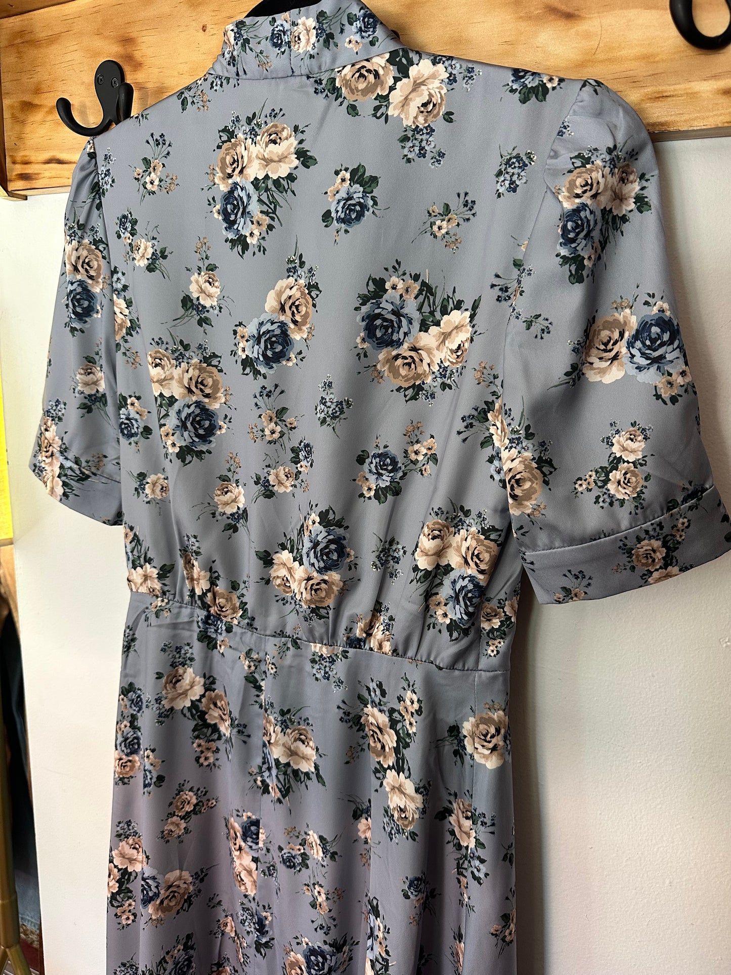 Gal Meets Glam | Floral Midi Dress, 2