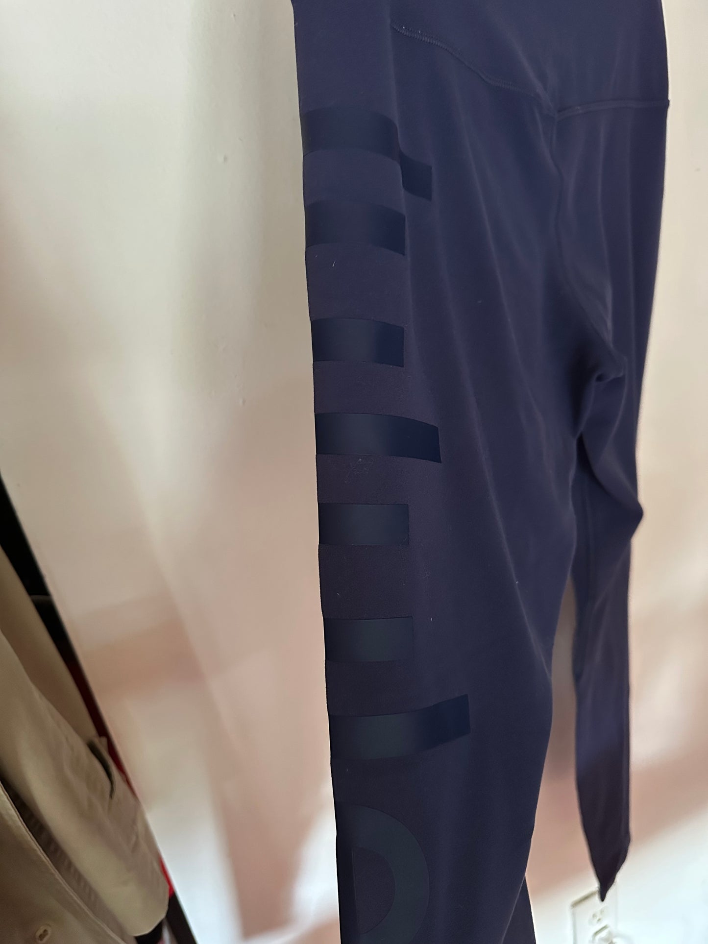 Lululemon | Navy Blue Labeled Leg 7/8 Leggings