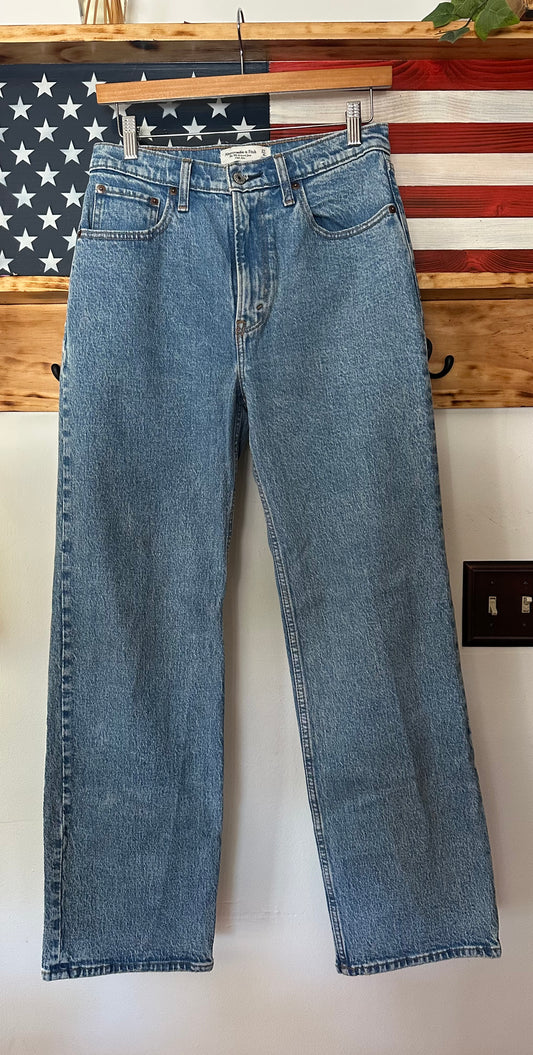Abercrombie & Fitch | The 90s Relaxed Jean High Rise, 4R / 27