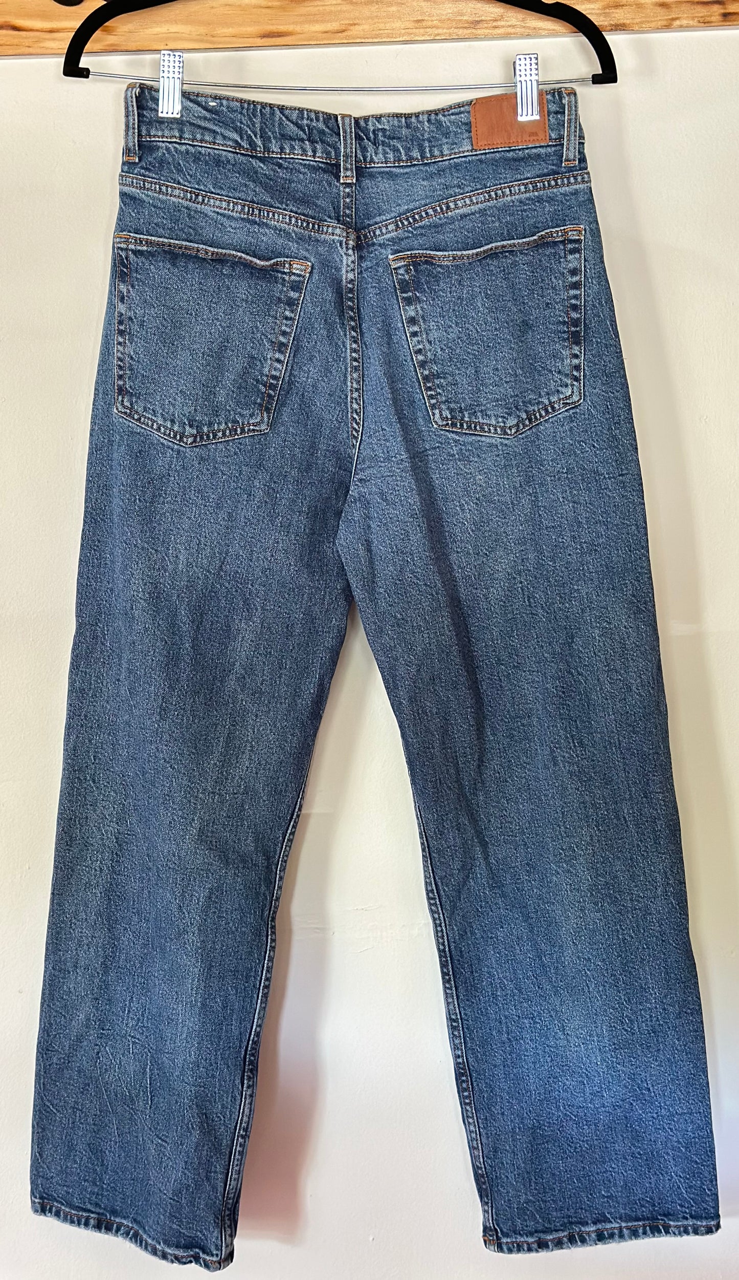 ZARA | Medium / Dark Wash Straight Leg Jeans