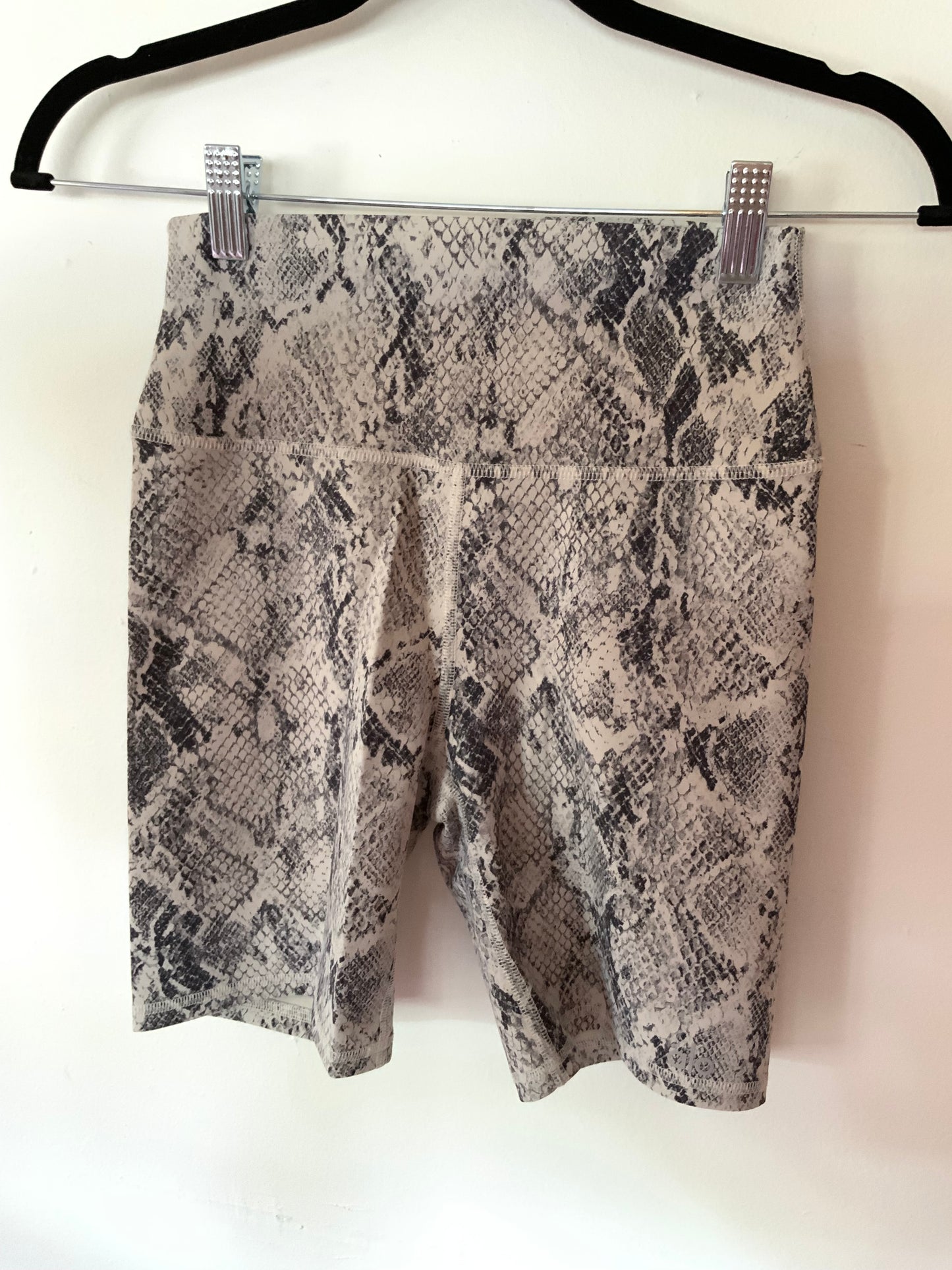 ALO | Snakeskin Biker Shorts