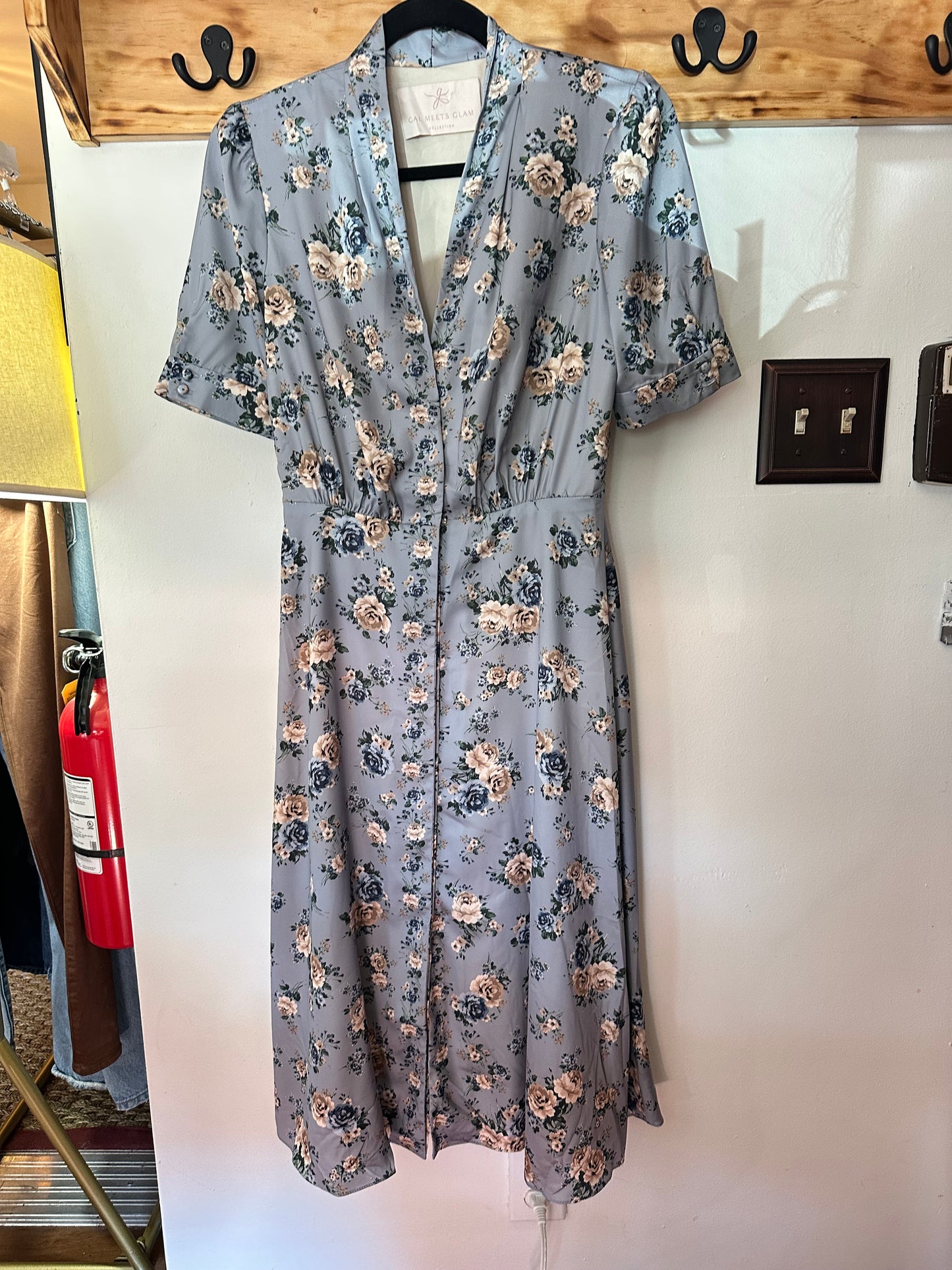 Gal Meets Glam | Floral Midi Dress, 2