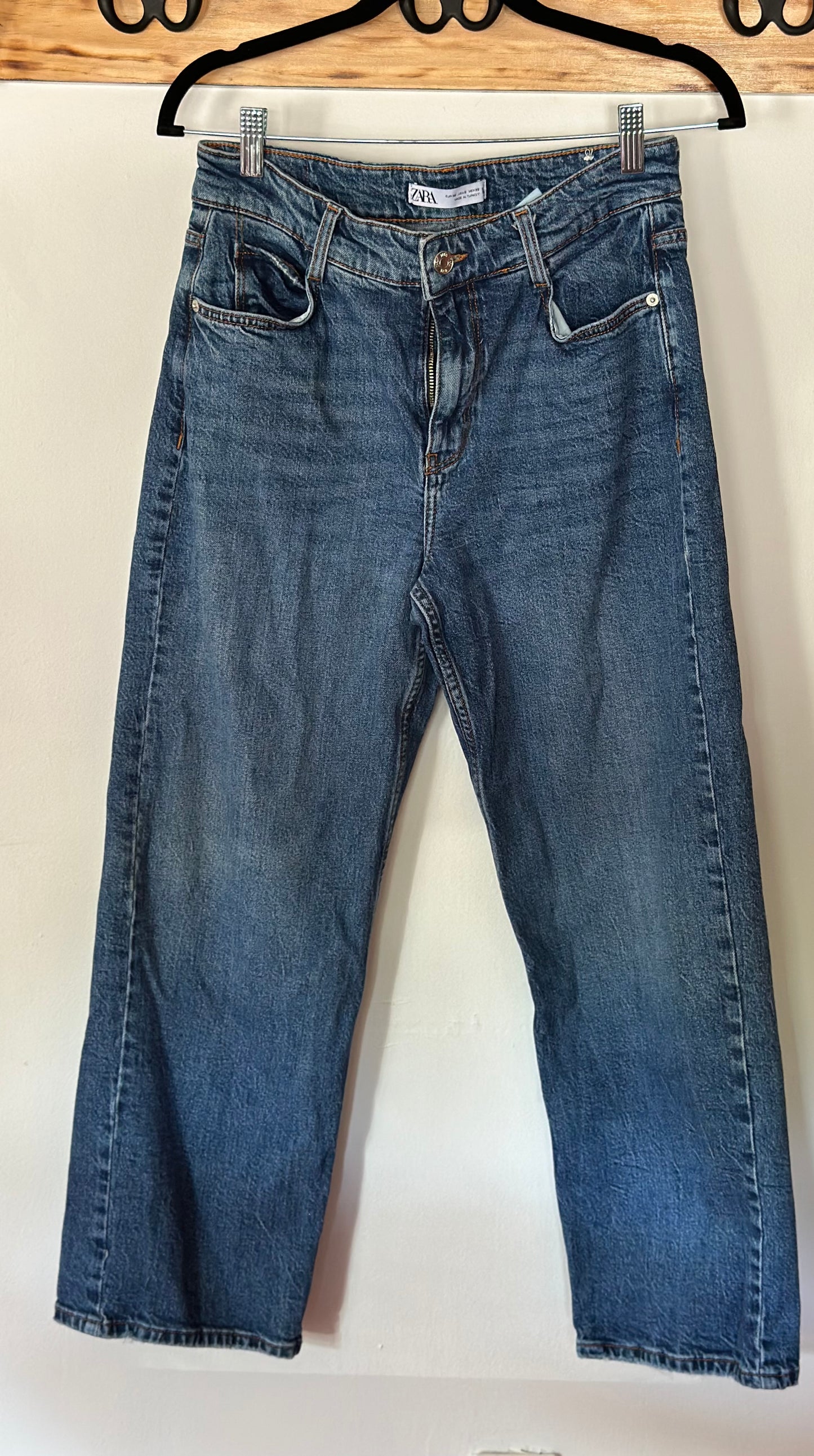ZARA | Medium / Dark Wash Straight Leg Jeans
