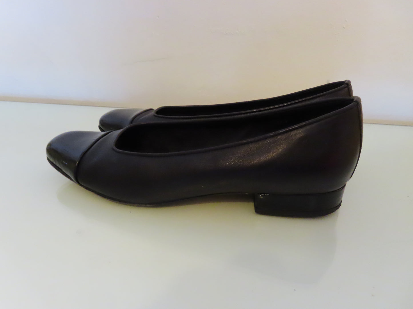 Vaneli | "Forever" Cap-Toe Flat | Leather