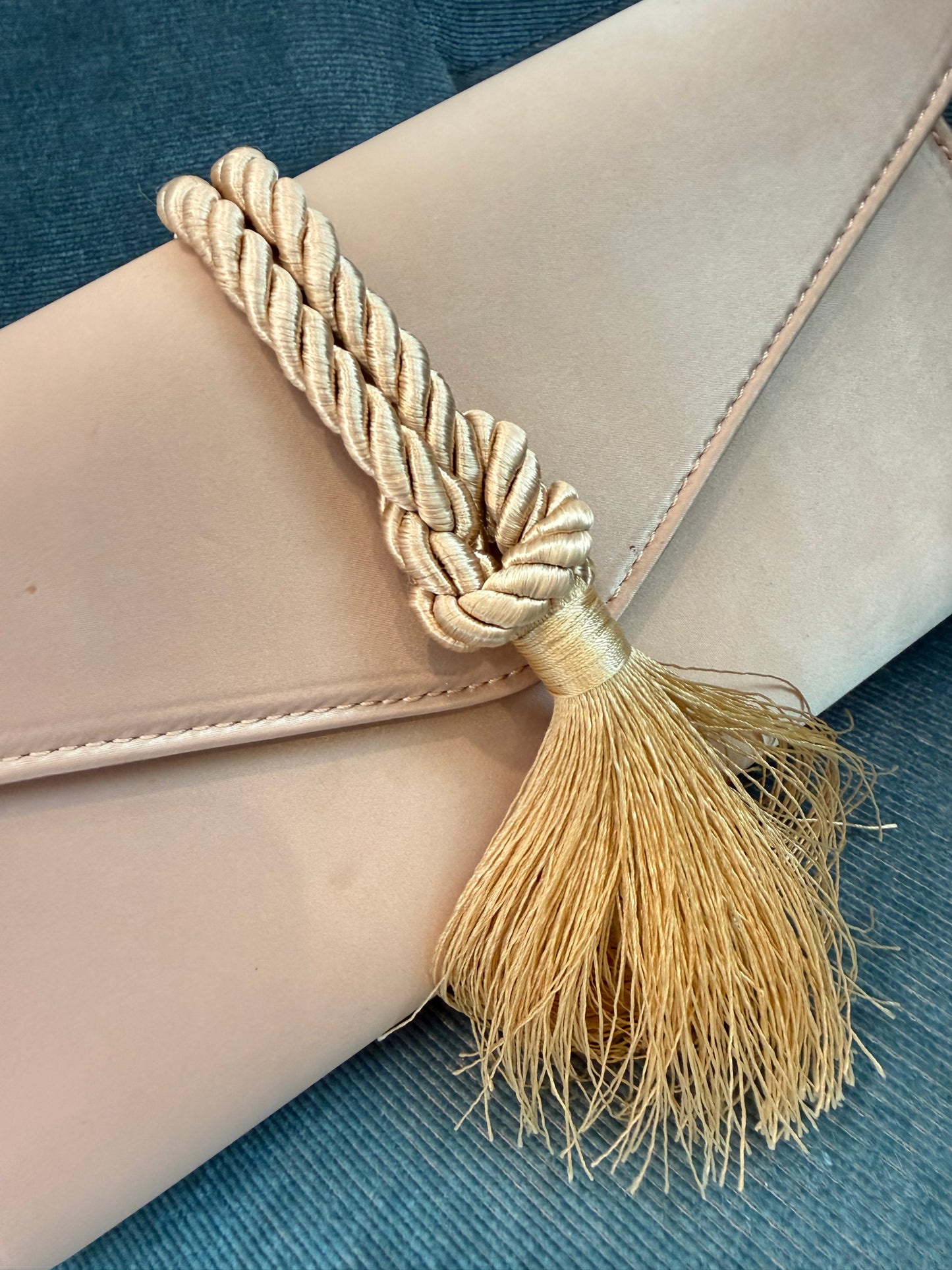 Tuckernuck | The Gabrielle Clutch, OS