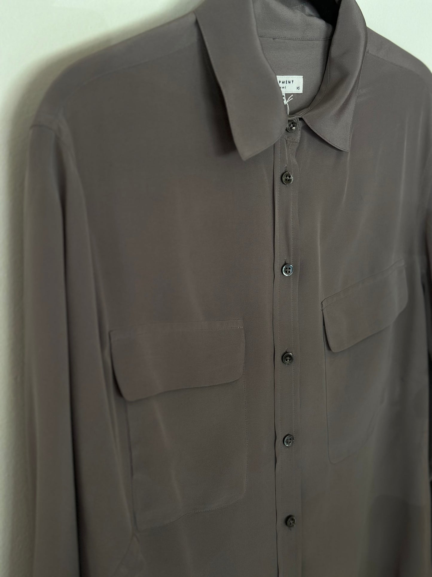 Equipment Femme | Slim Signature Silk Shirt