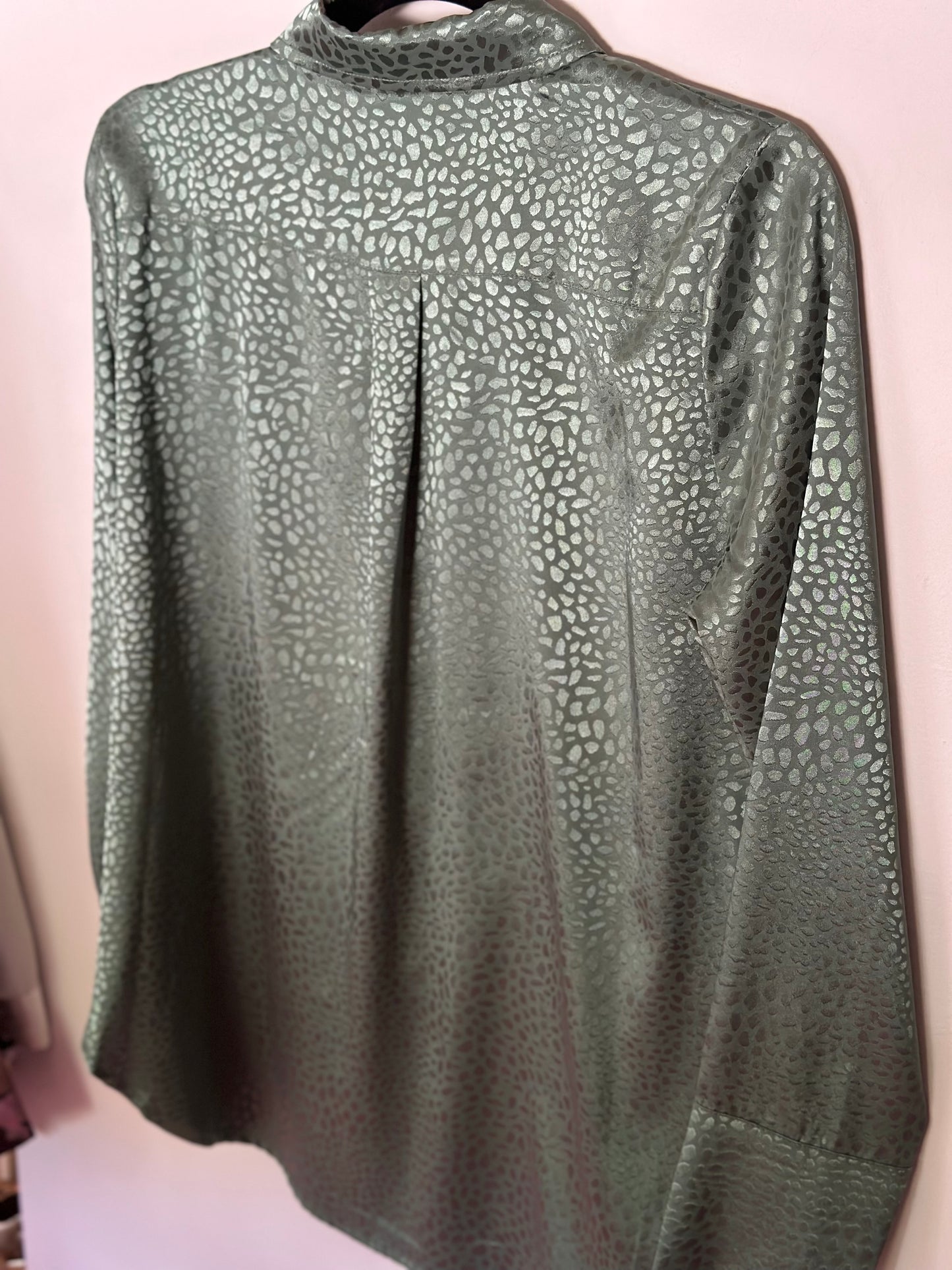 Acoa | Green Shimery Leopard Button Down