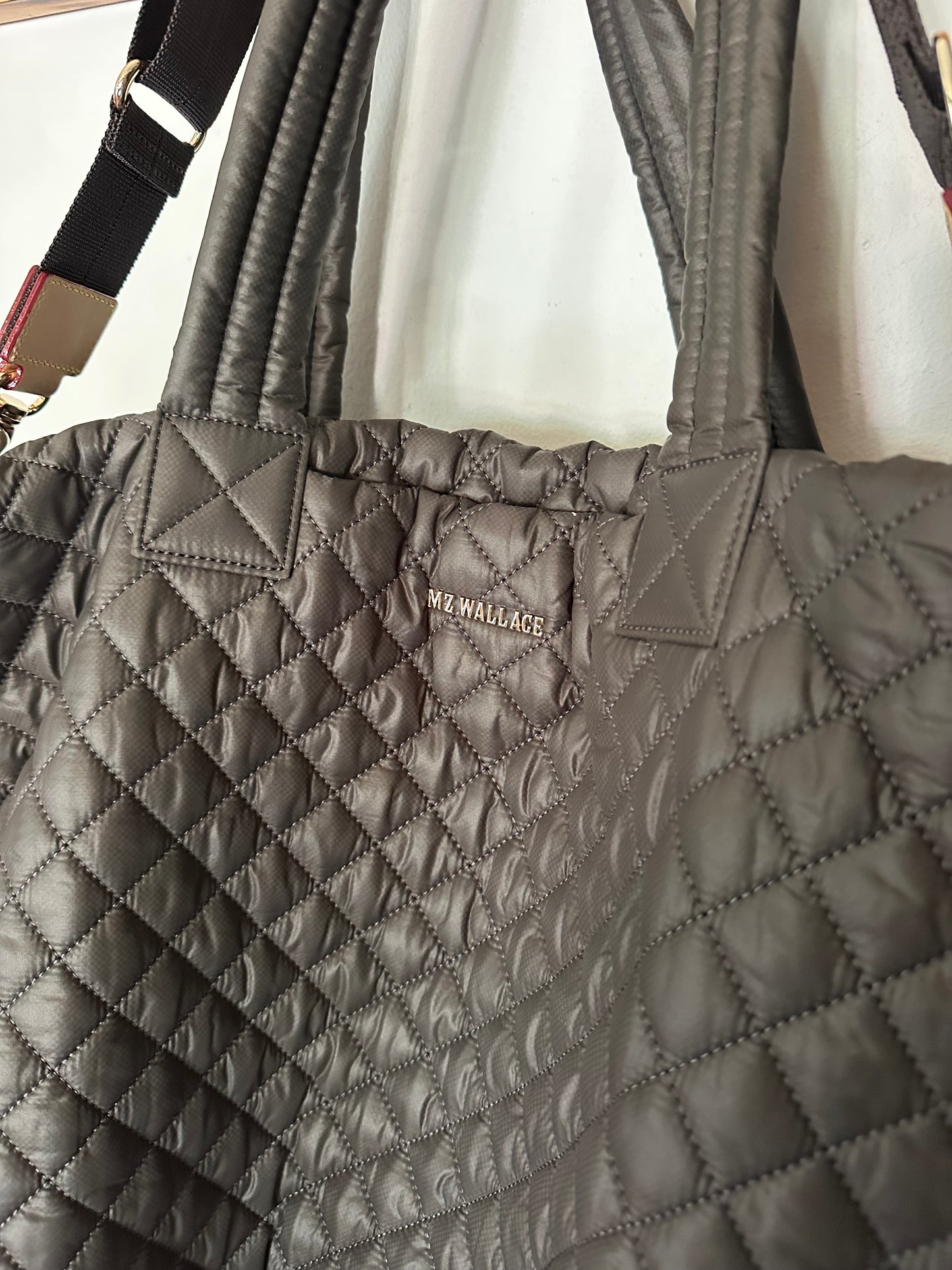 MW Wallace | Magnet Large Metro Tote Deluxe