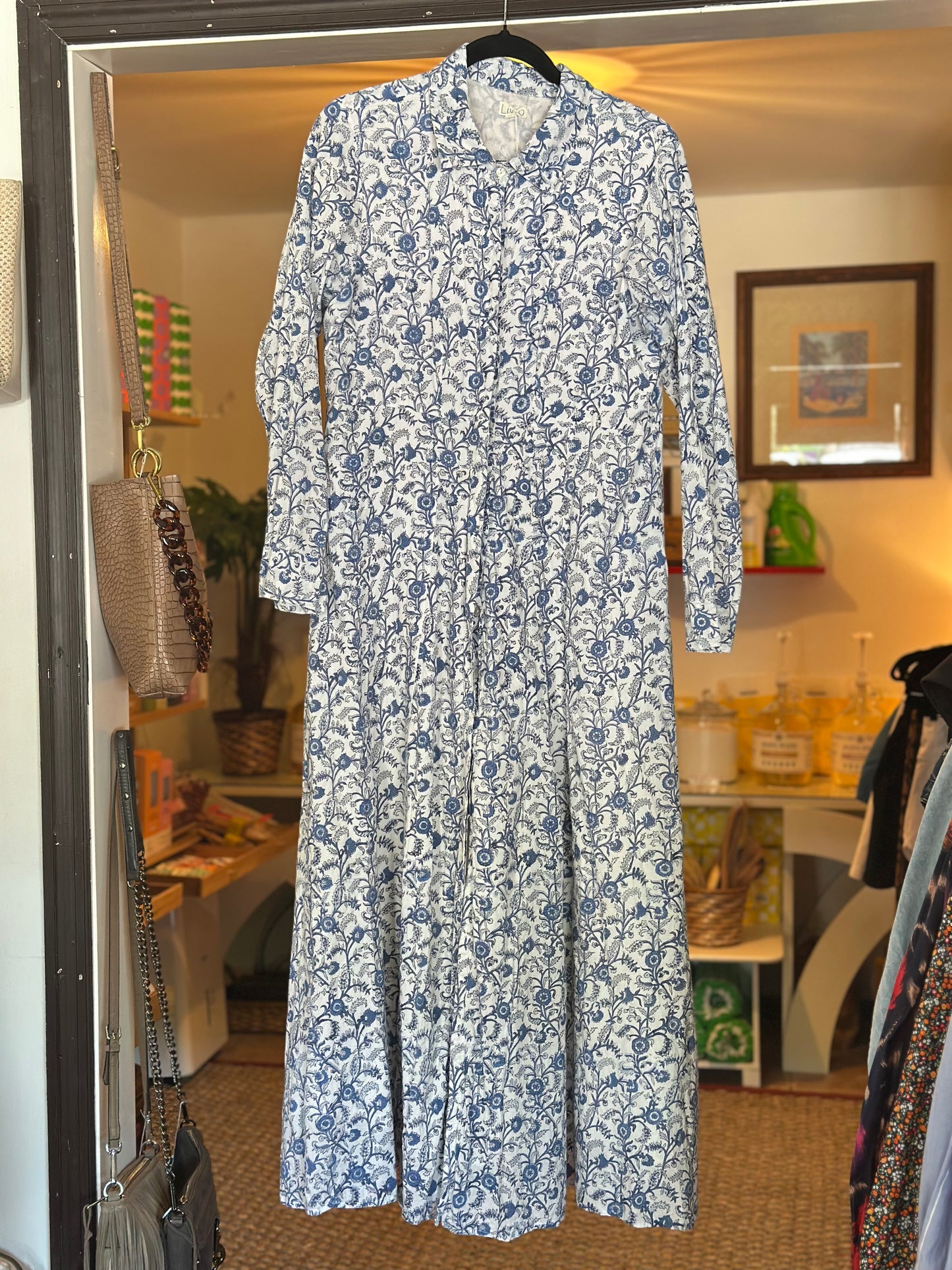 Livro | Classic Shirt Dress in Jacobean Floral