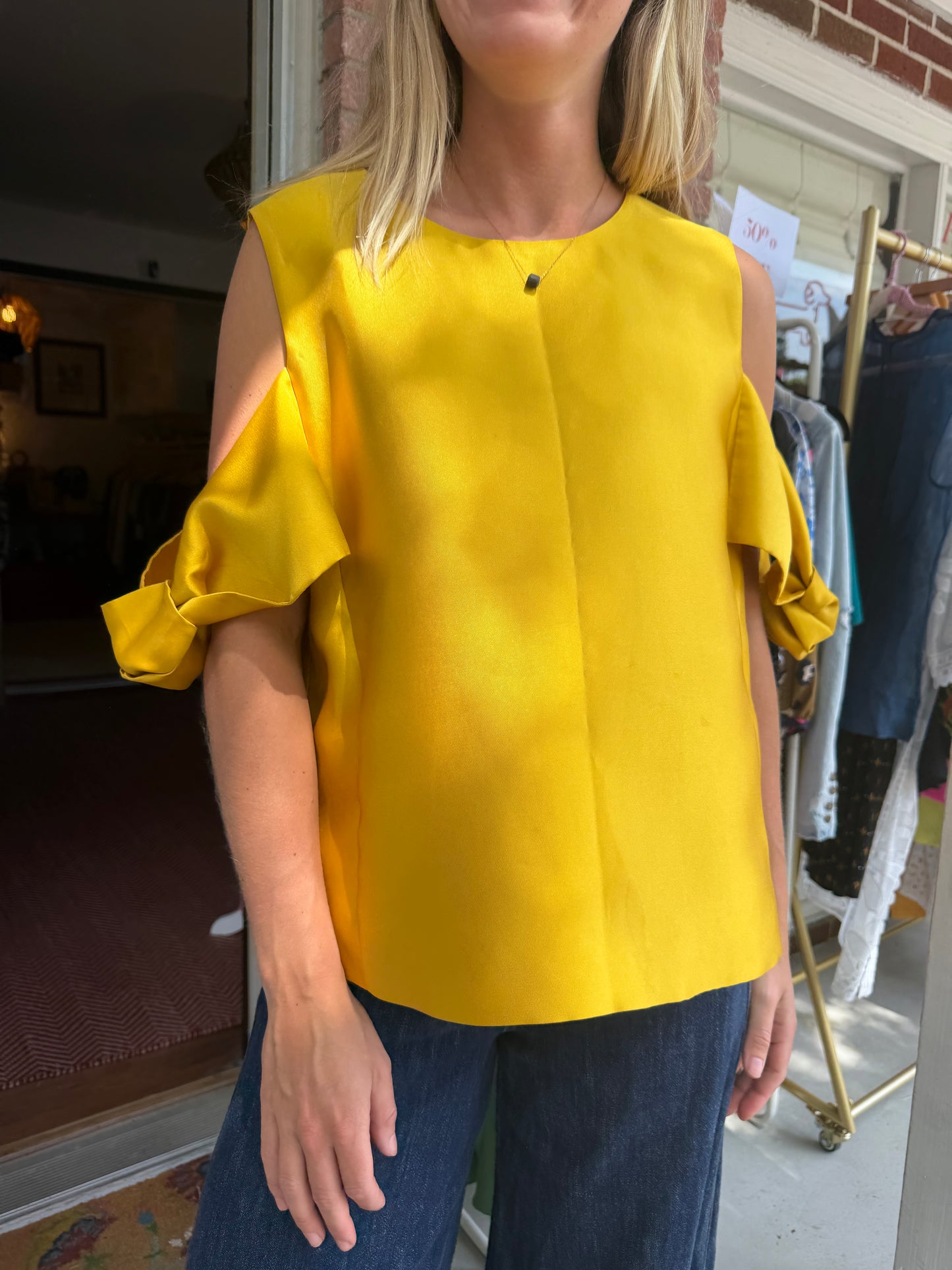 Gracia  | Open Shoulder Top, L