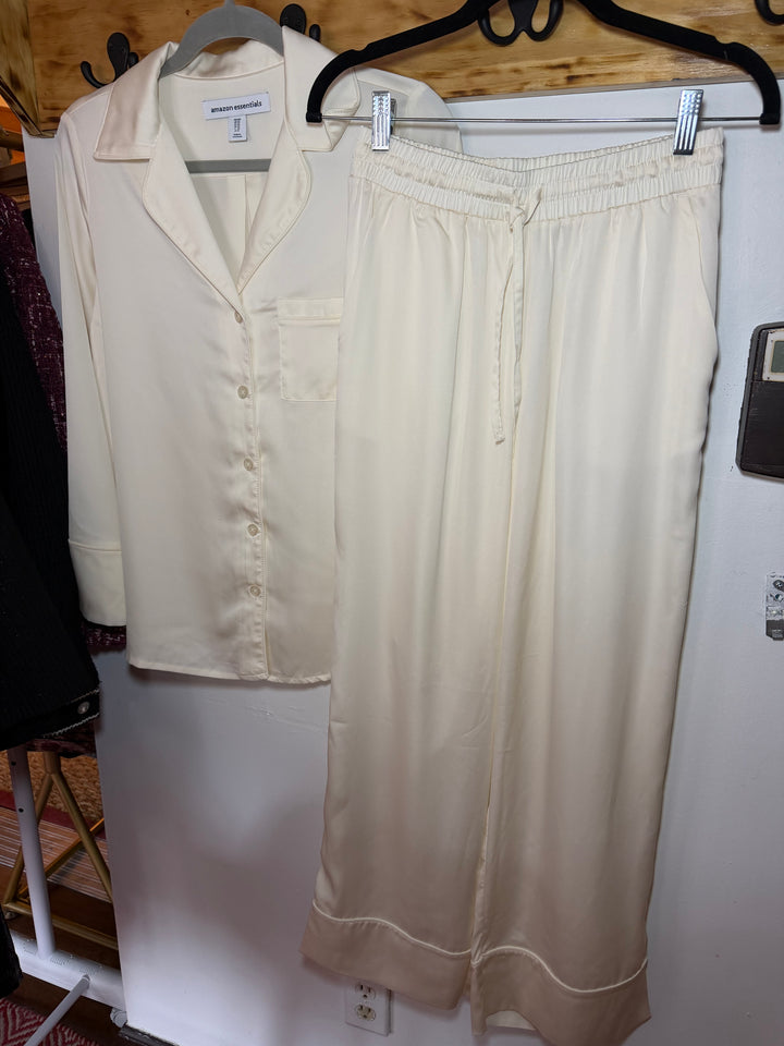 Amazon Essentials | Silky PJ Set, XS