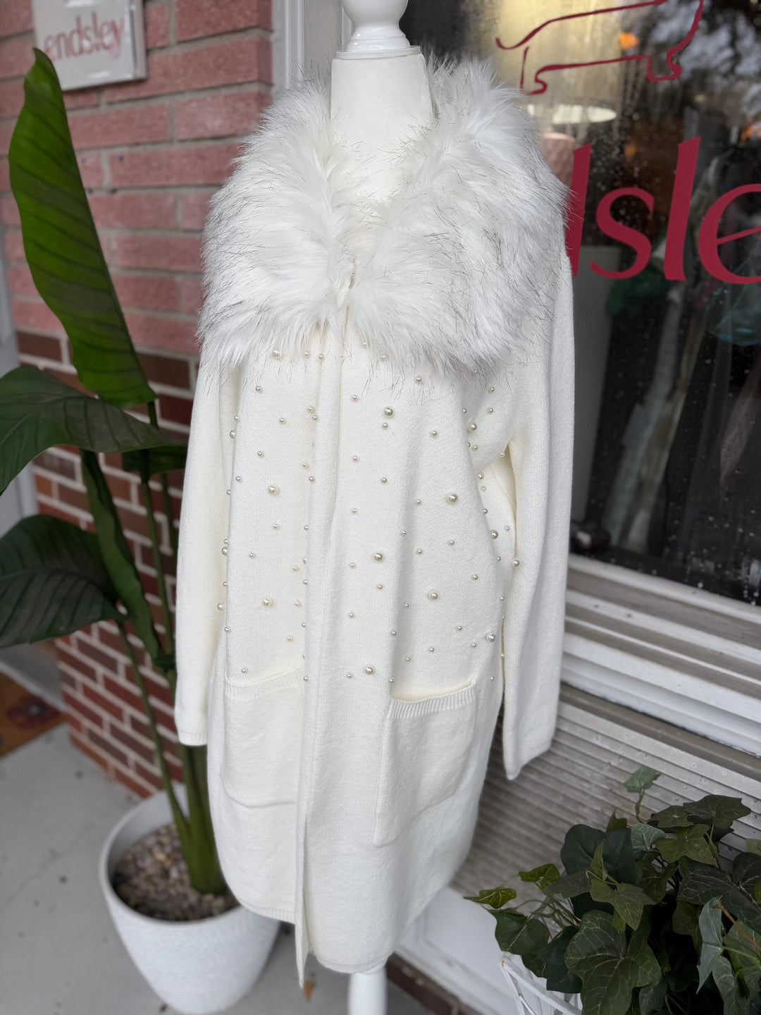 Boston Proper | Pearl Embellished with Detachable Fur Collar, M
