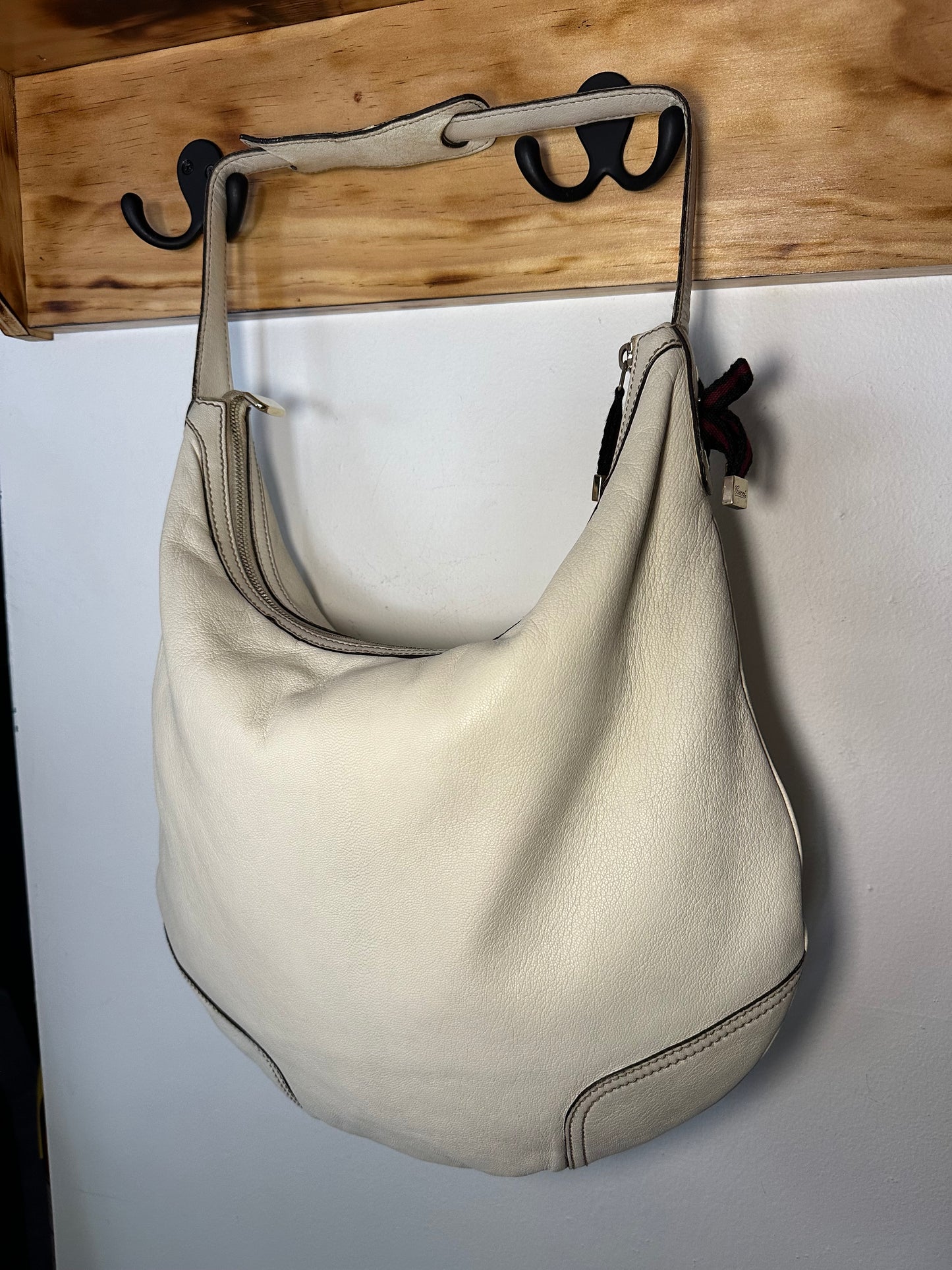 Gucci | Off-White Vintage Hobo Bag
