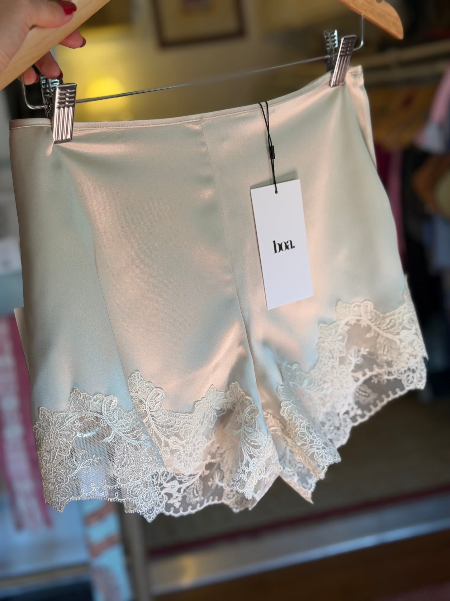 BOA  Silk Lace Shorts, M