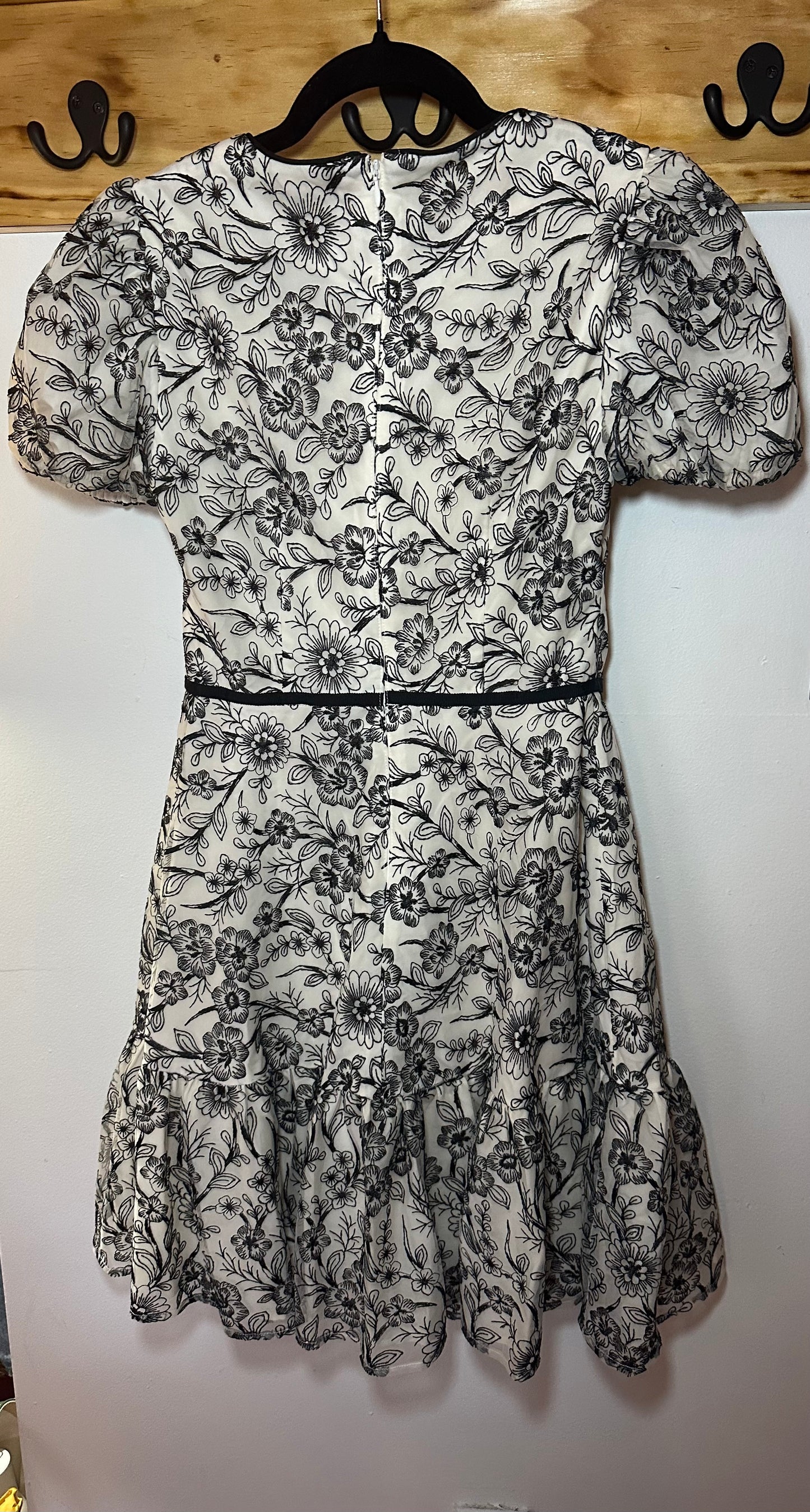 Gal Meets Glam | Black Floral Embroidered Dress, 0