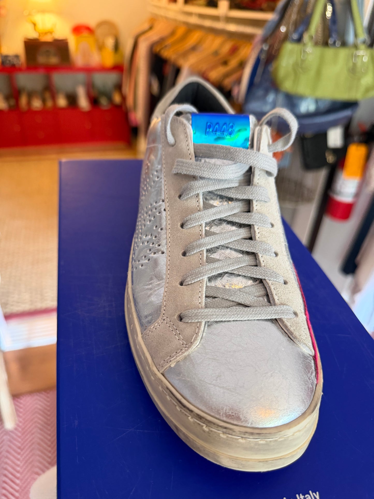 P448 | Shiny Sneakers, 40