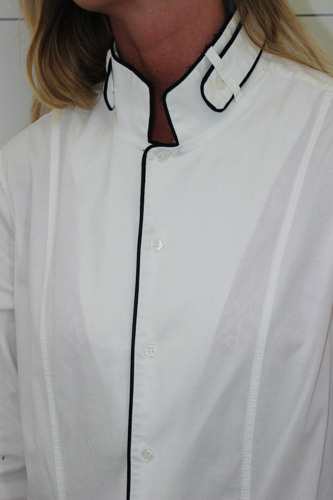 Detailed Collar Button Down