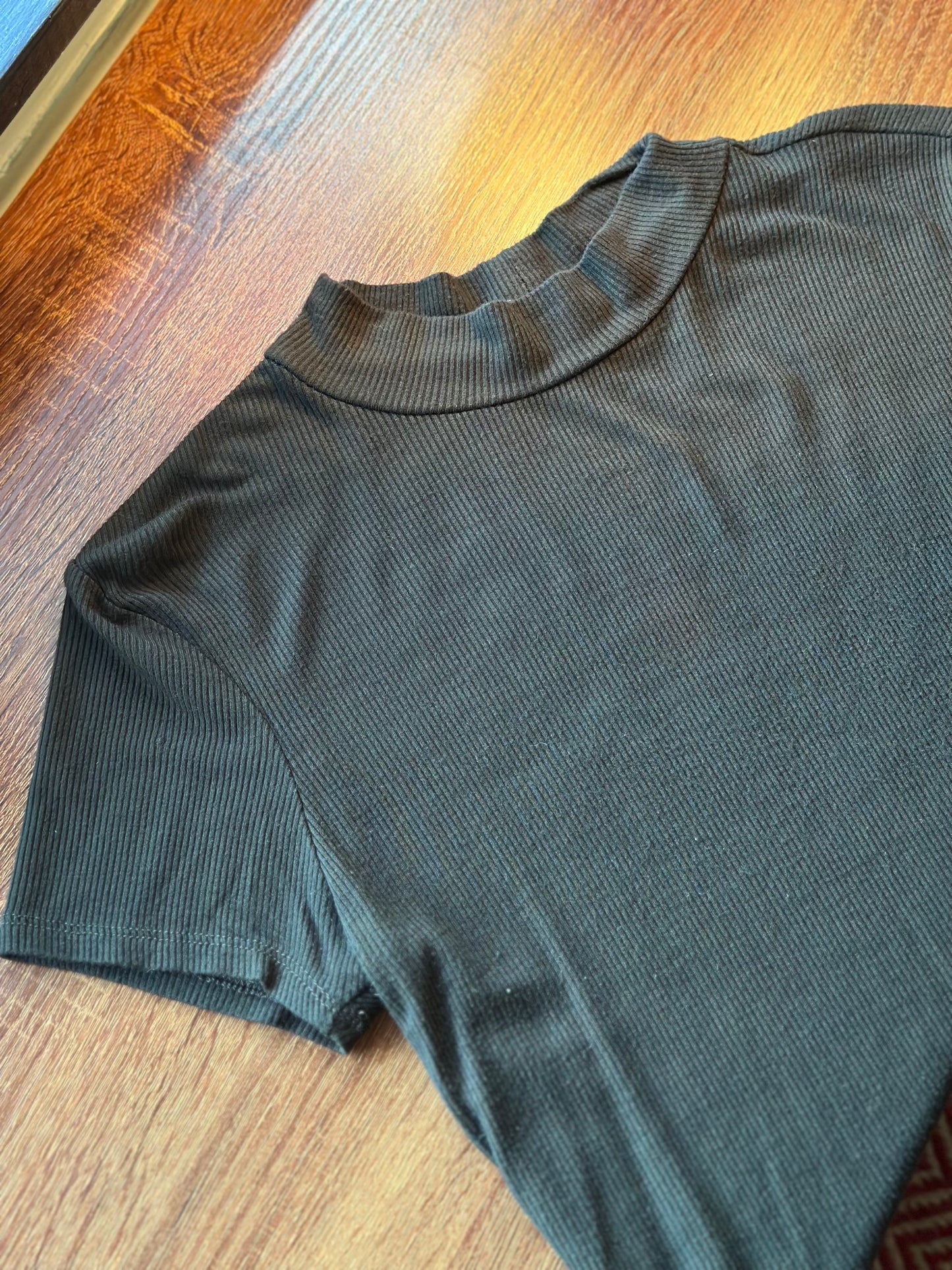 Bozzolo | High Neck Cropped Ribbed Tee