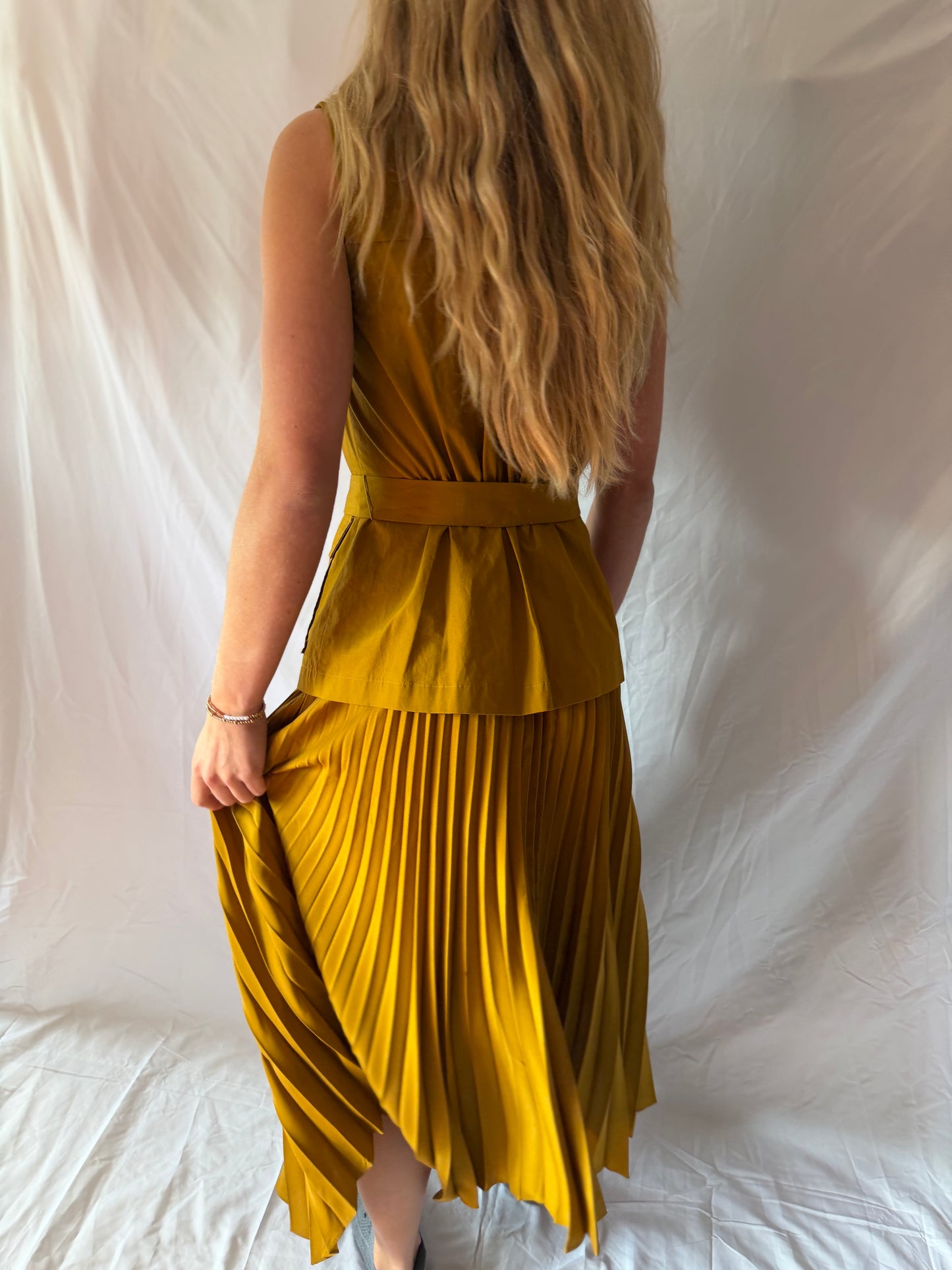 Anthropologie | Sleeveless Vested Pleated Midi Dress, XS