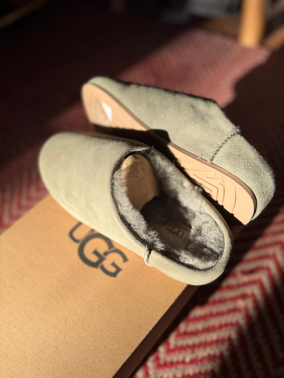 Ugg | Elea Slip-On, 7 (fits like a 6)
