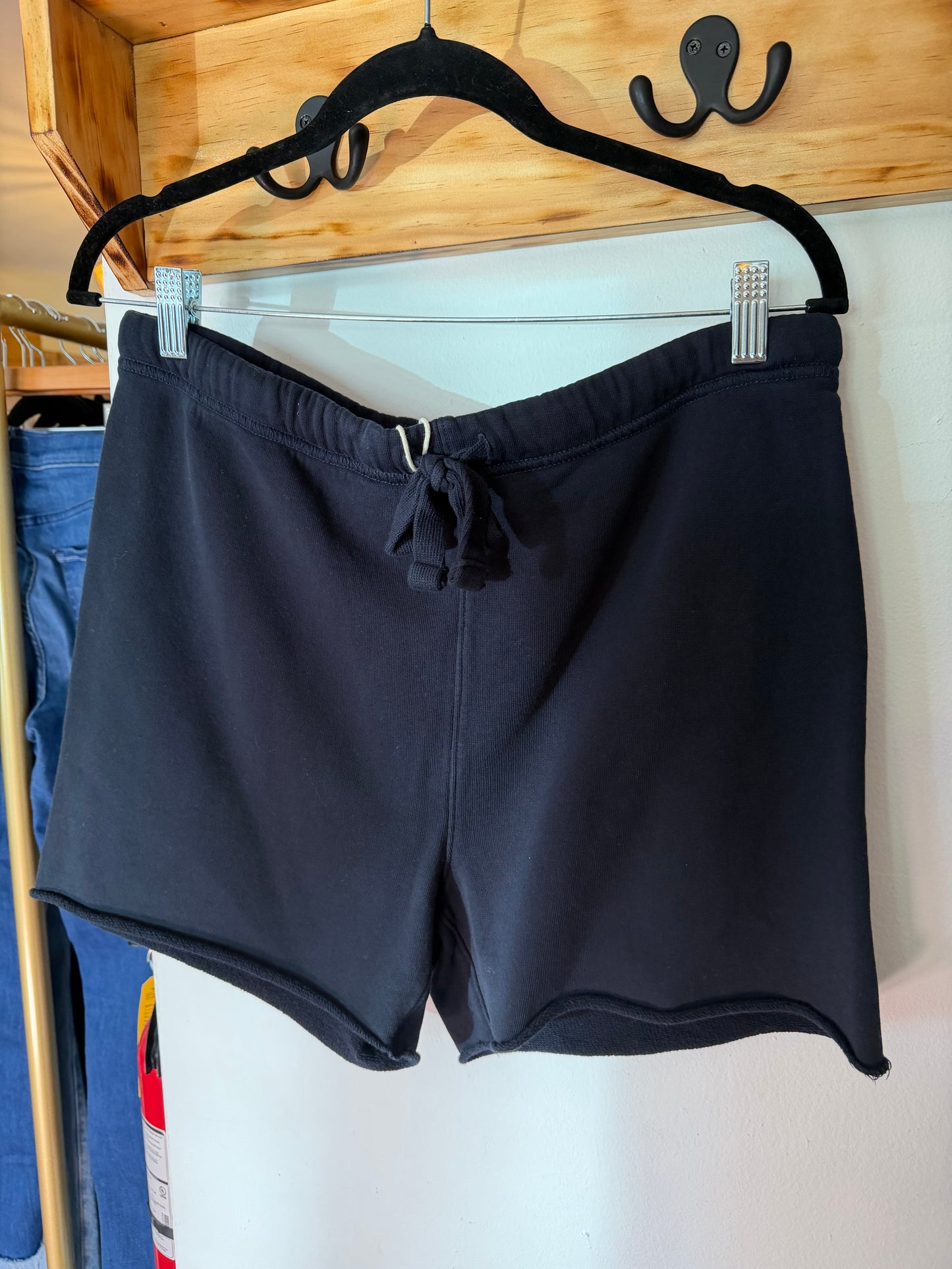 Frank & Eileen | Black Sweatshorts, L