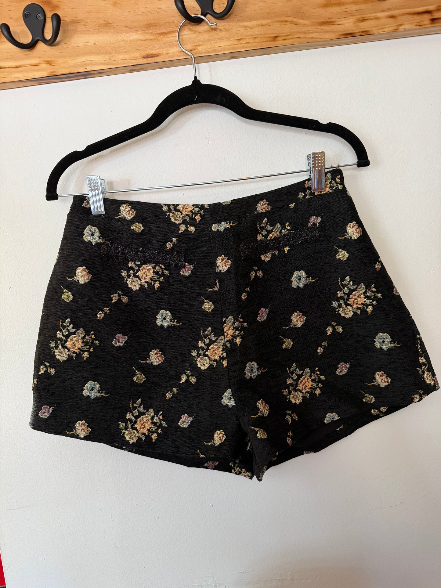 Lulus | Shiny Floral Shorts, S