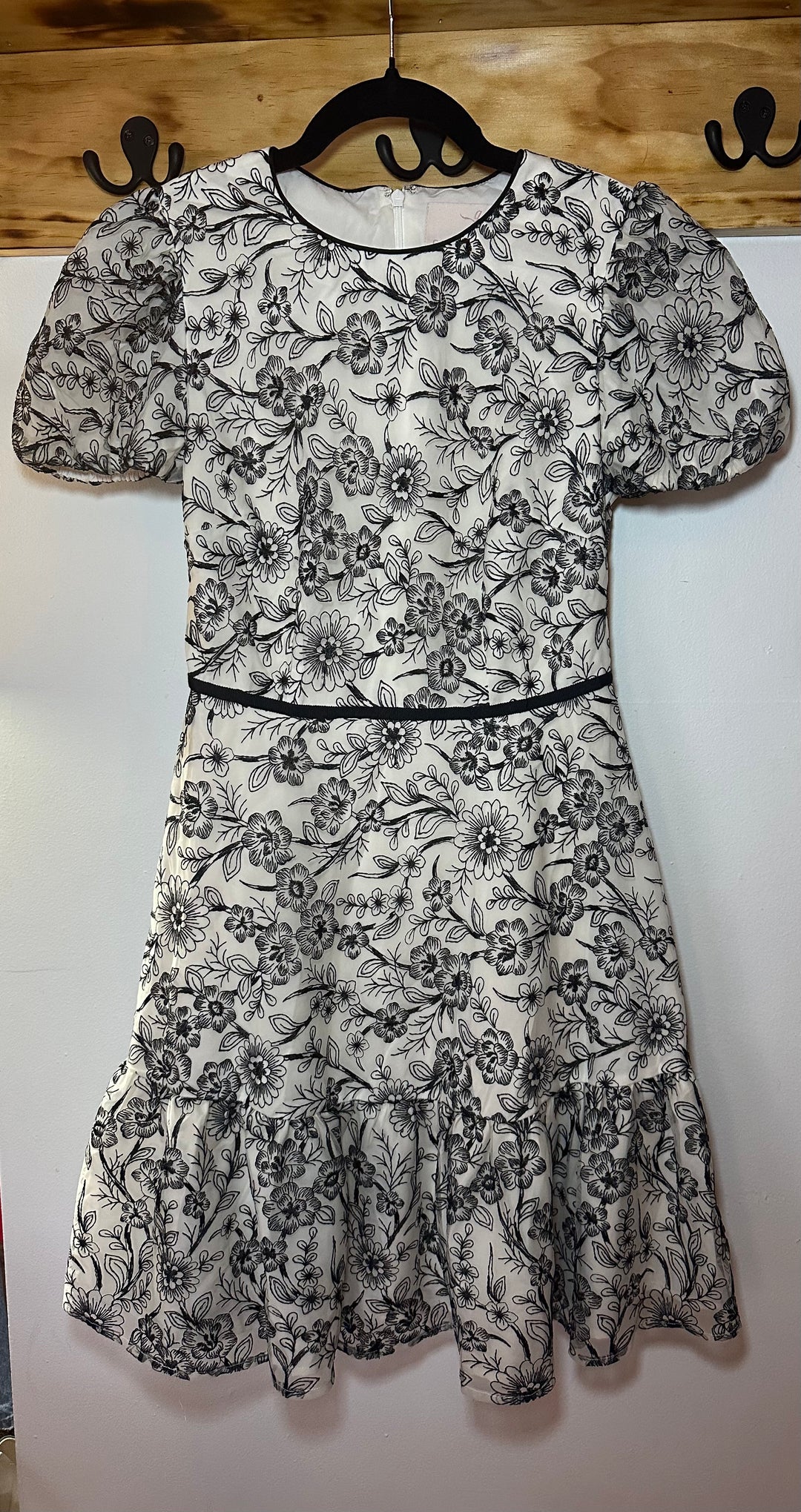 Gal Meets Glam | Black Floral Embroidered Dress, 0