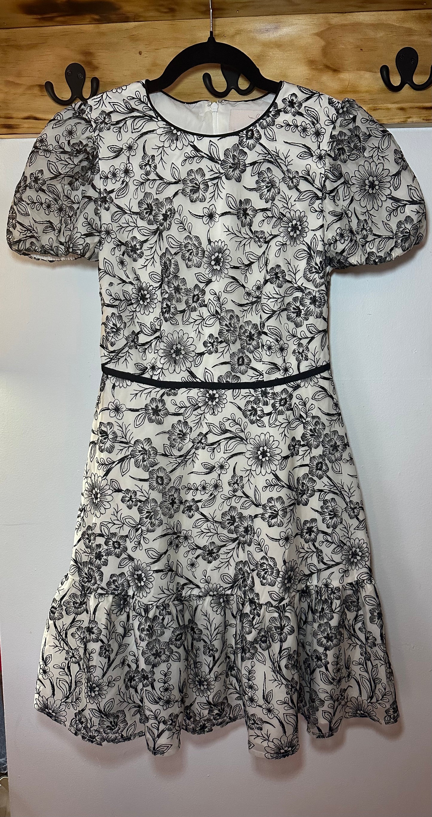 Gal Meets Glam | Black Floral Embroidered Dress, 0