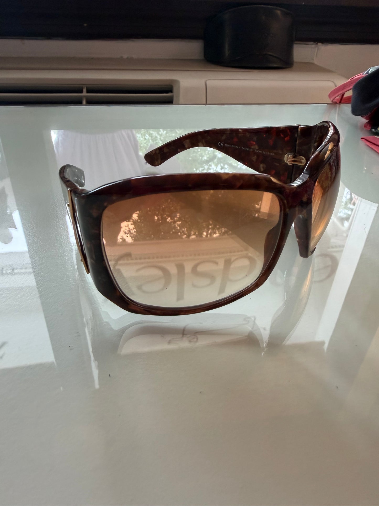 Gucci | Sunglasses, Run Small