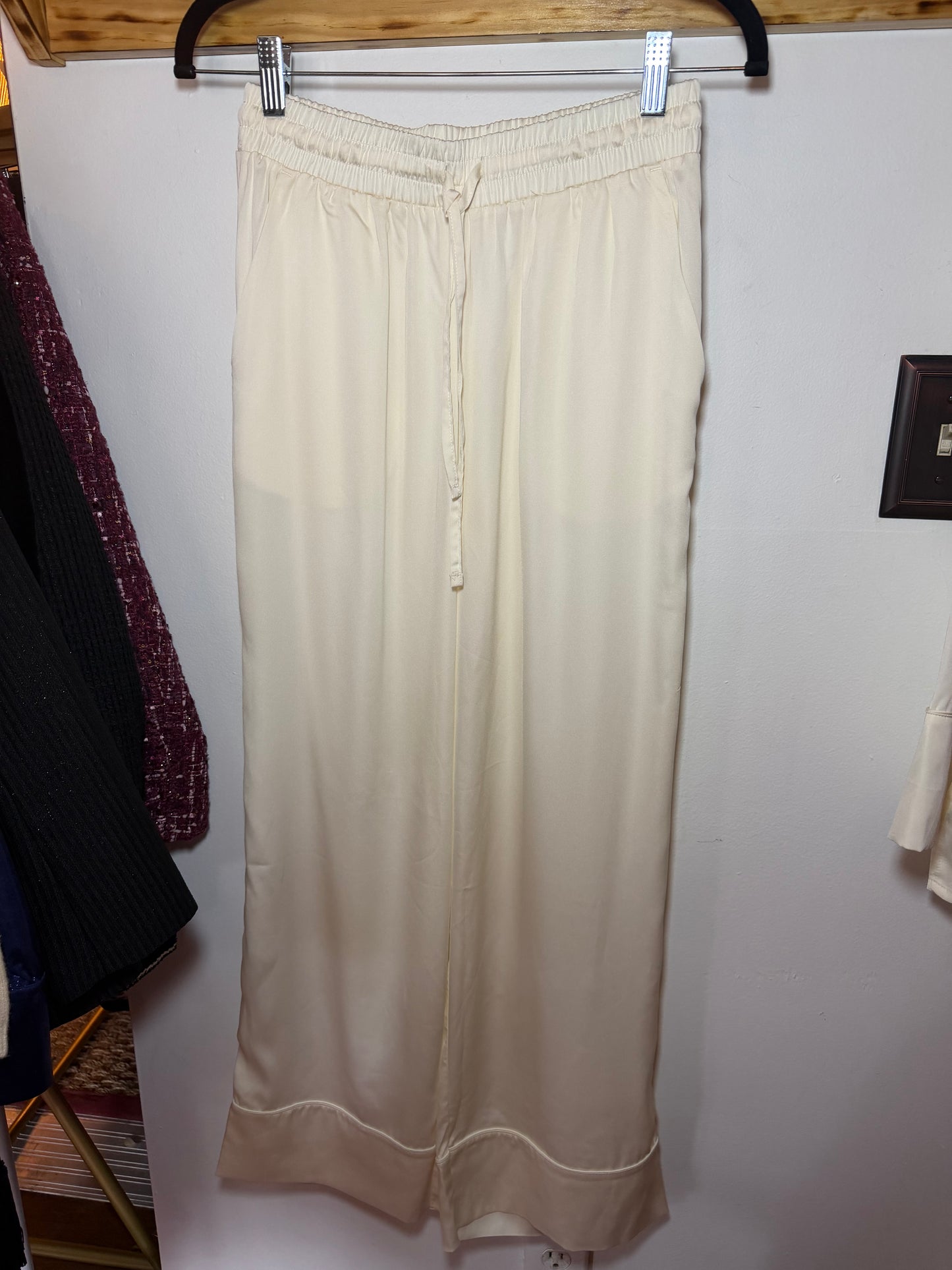 Amazon Essentials | Silky PJ Set, XS