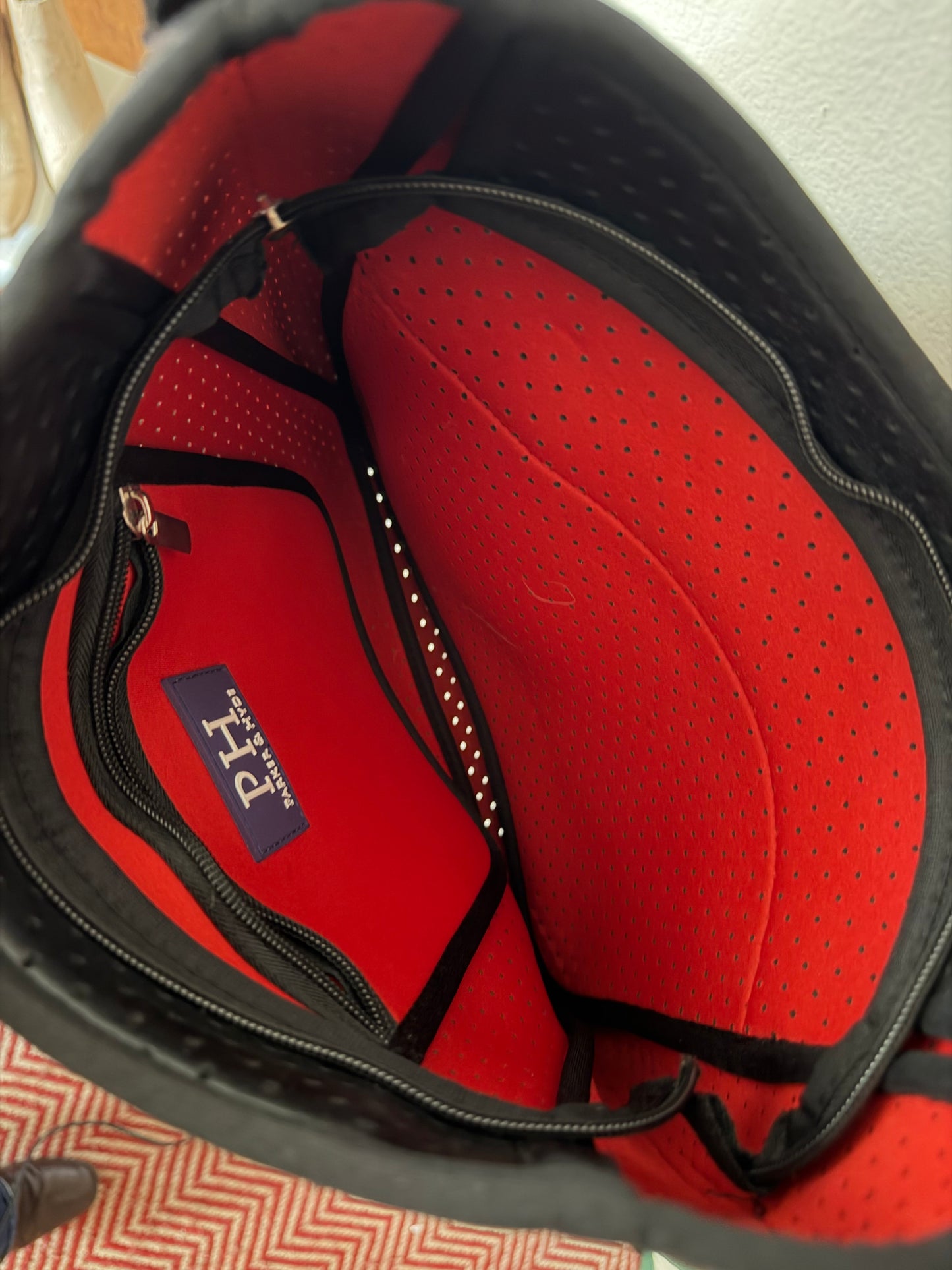 Parker & Hyde | Neoprene Crossbody Bag