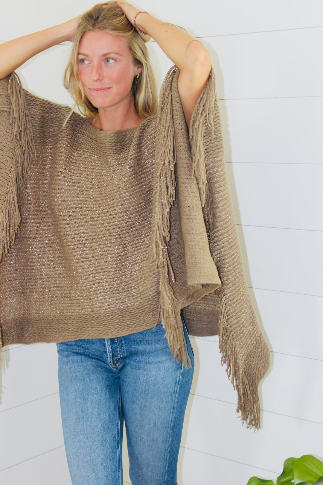 Fringe Poncho, OS