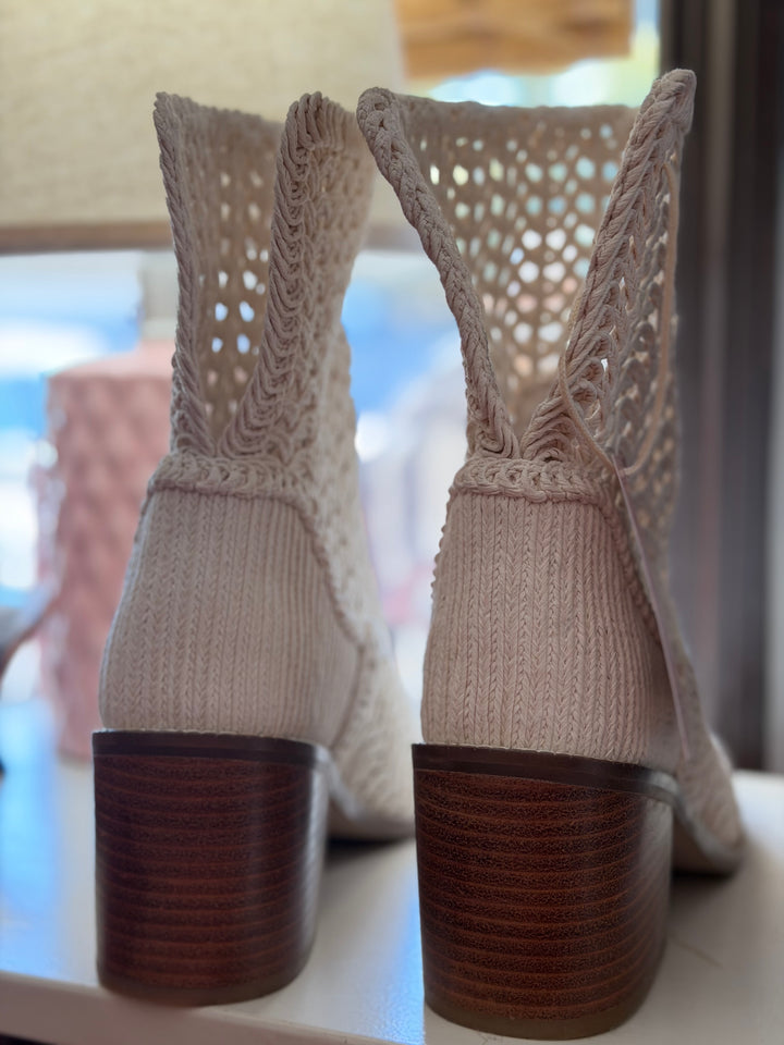 Kelsi Dagger \ Emery Ivory Crochet Booties, 7.5