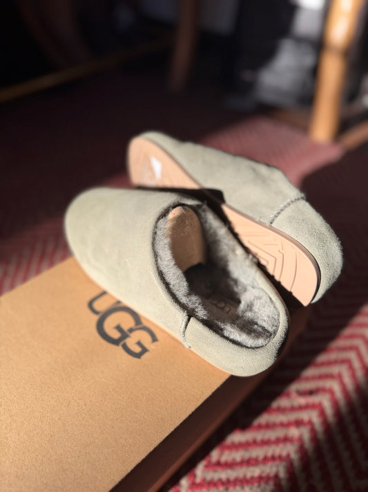 Ugg | Elea Slip-On, 7 (fits like a 6)