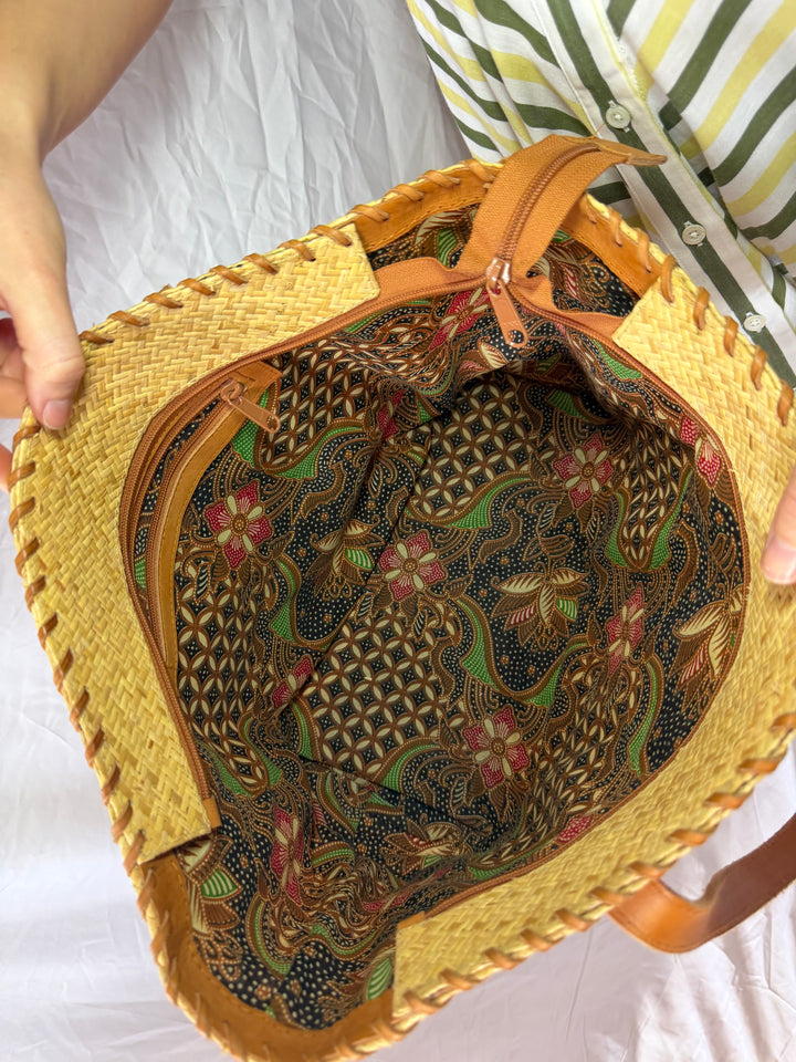 Straw Tote