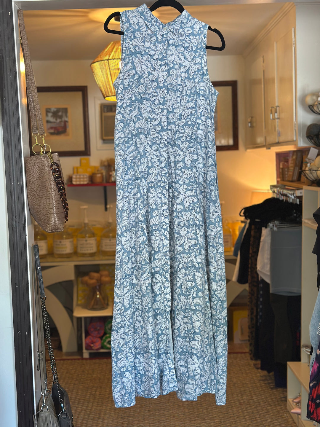Livro | Sleeveless Maxi Floral Dress