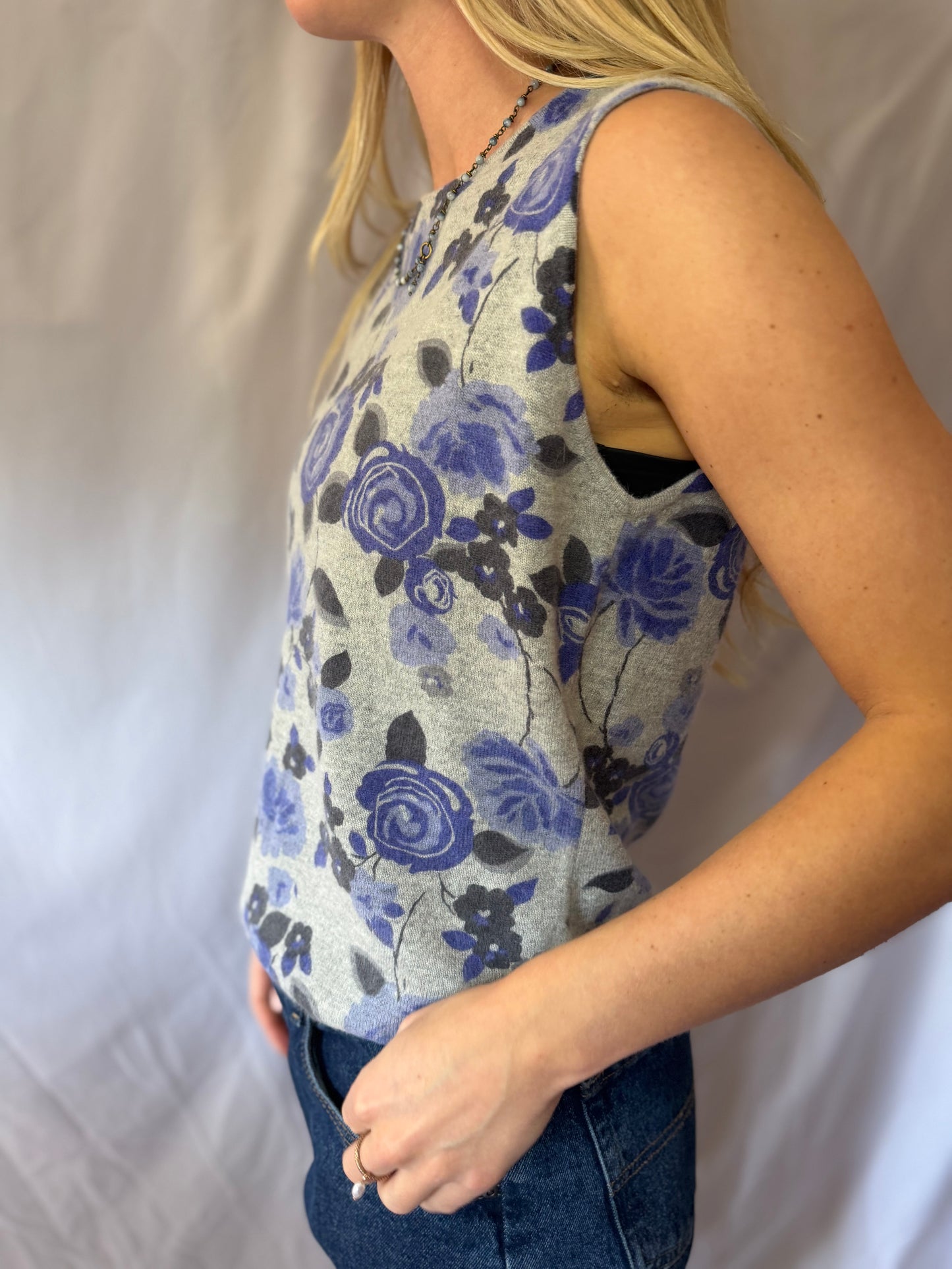 Ann Taylor-Loft | Floral Short Sleeve Sweater Top, L