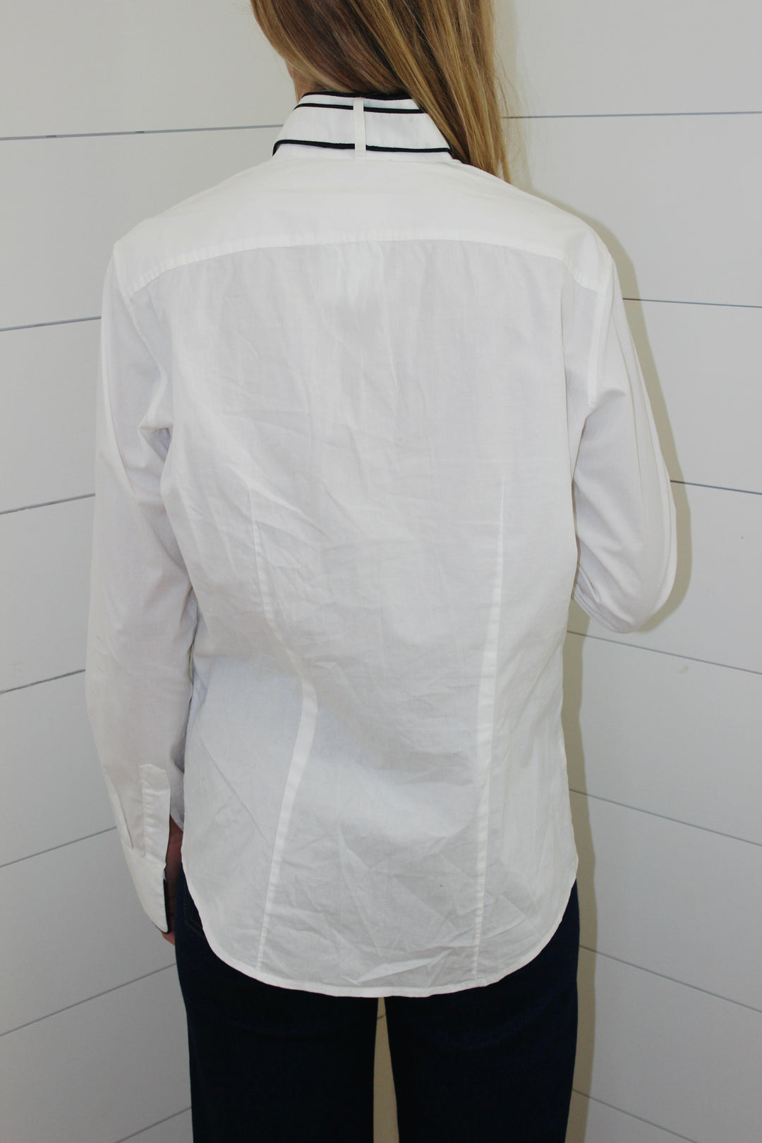 Detailed Collar Button Down