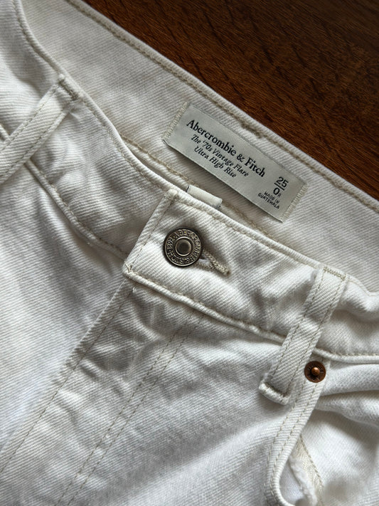 Abercrombie & Fitch | The '70s Vintage Flare Ultra High Rise