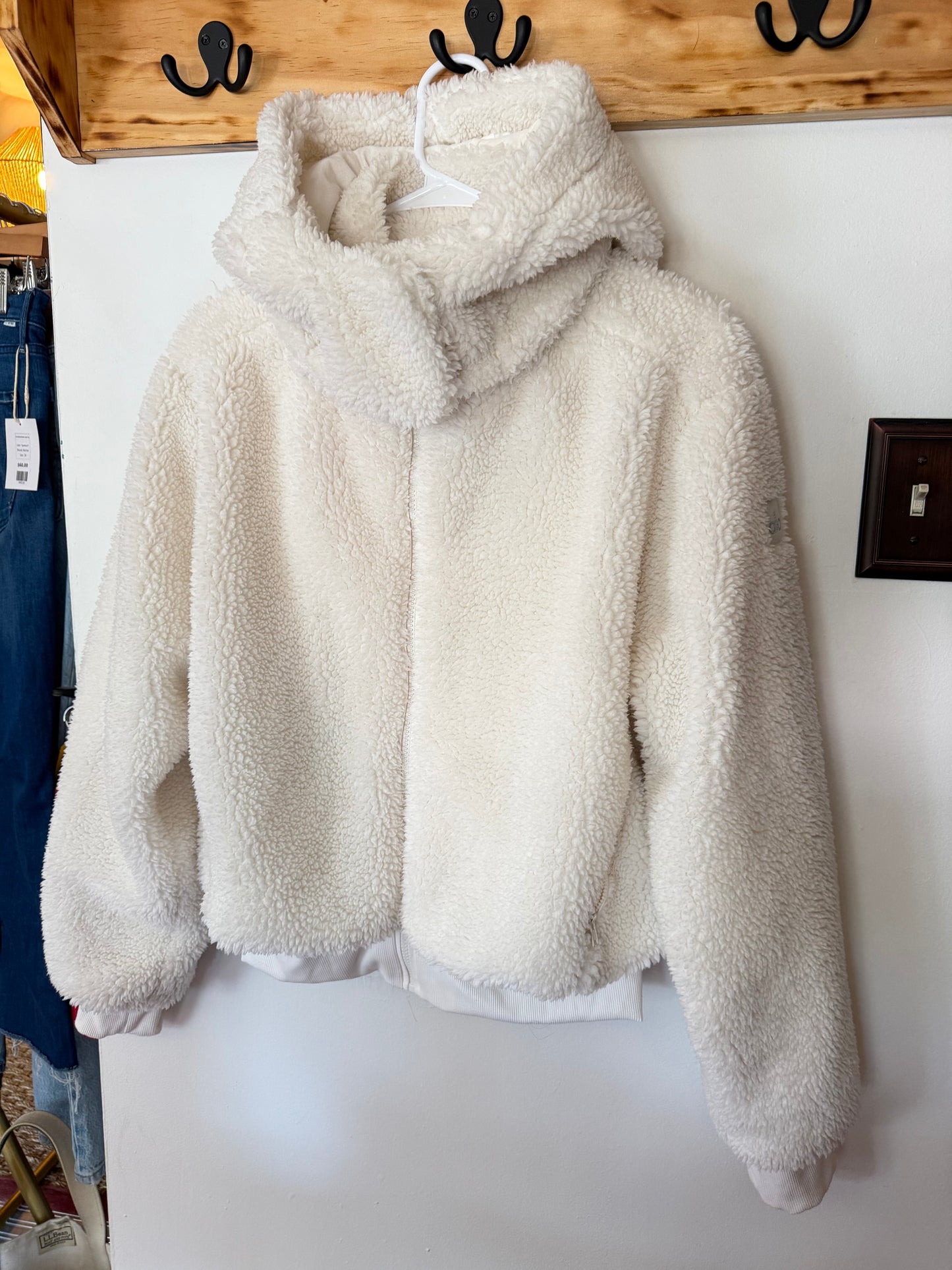 Alo | Foxy Sherpa Jacket, M